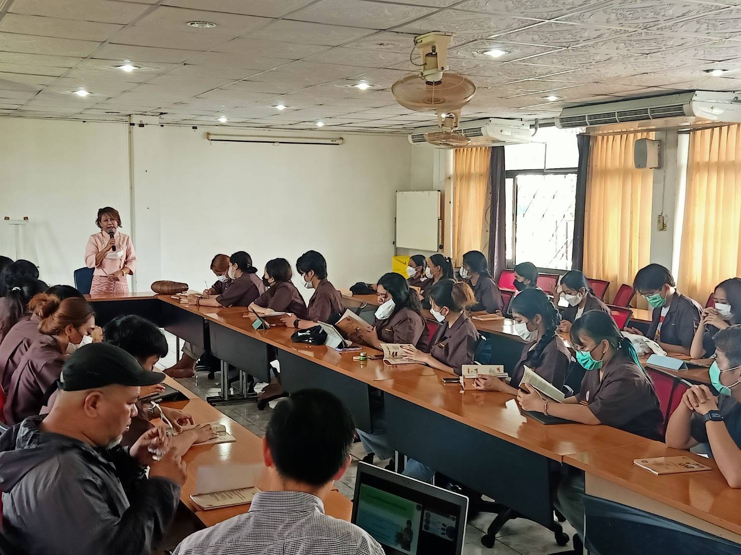 ??พช.นครนายกร่วมต้อนรับการศึกษาดูงานของนิสิตวิทยาโพธิวิชชาลัย มศว.