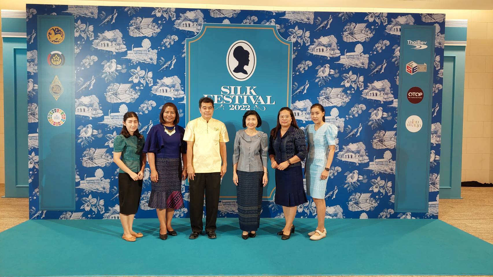 ??พช.นครนายก ร่วมชมนิทรรศการเฉลิมพระเกียรติ โครงการเทศกาลไหมไทย (Thai silk Festival2022)