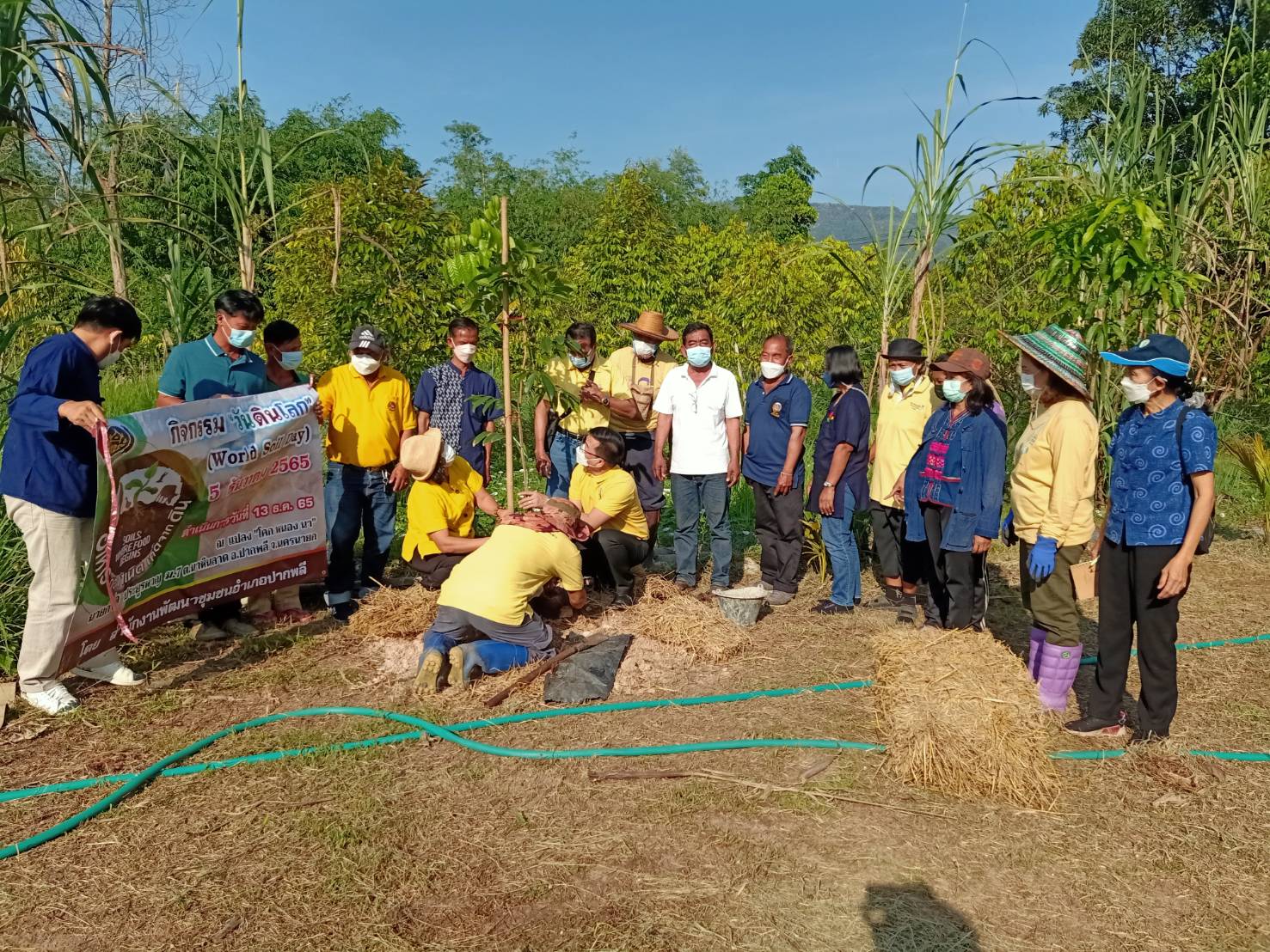 พช.นครนายก : สพอ.ปากพลี ร่วมจัดกิจกรรมวันดินโลก ประจำปี 2565 ภายใต้แนวคิด “Soil : Where Food From Begin อาหารก่อกำเนิด เกิดจากดิน”
