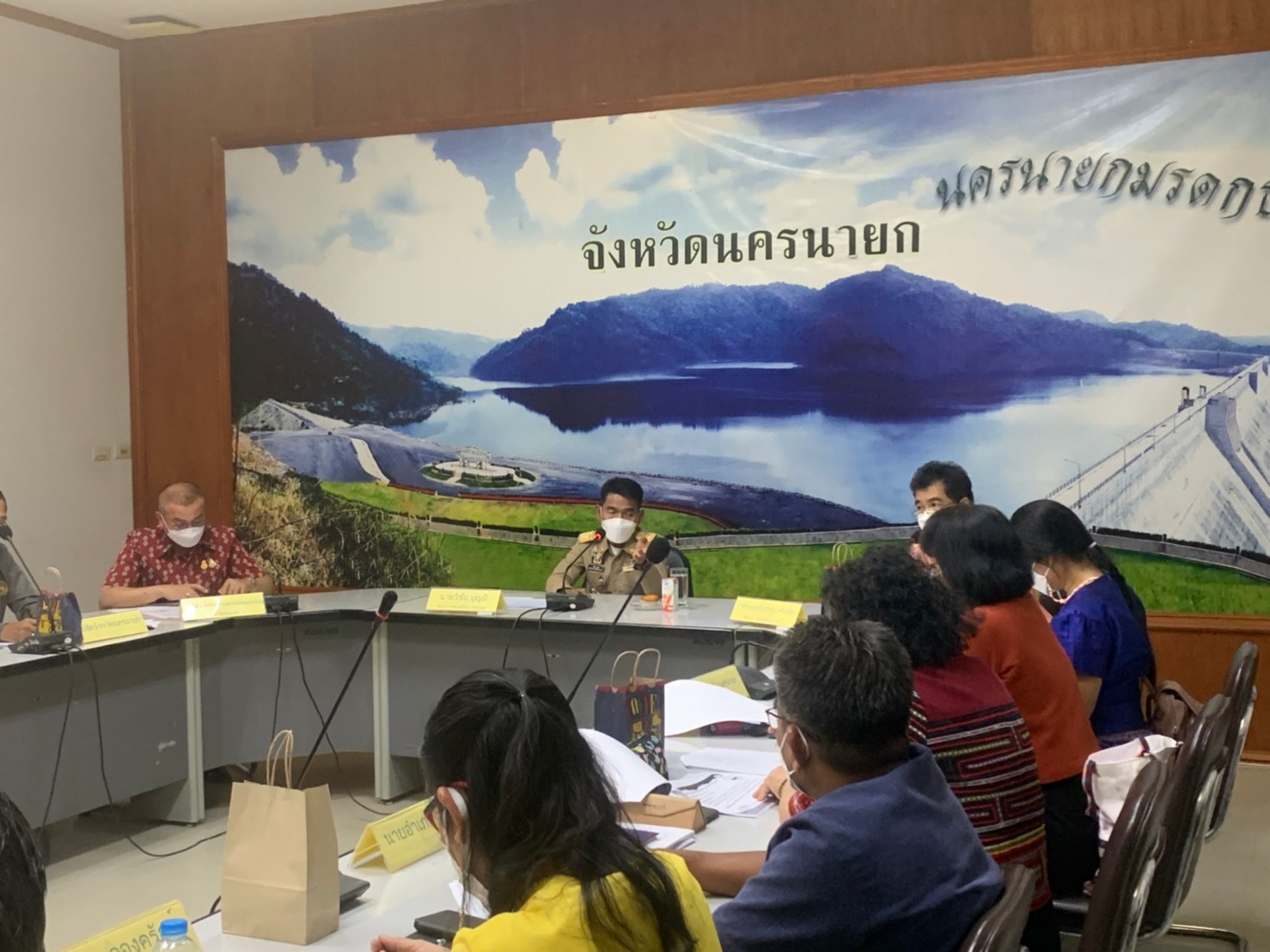 จังหวัดนครนายกประชุมขับเคลื่อนภารกิจการขจัดความยากจน และพัฒนาคนทุกช่วงวัยอย่างยั่งยืนตามหลักปรัชญาของเศรษฐกิจ พอเพียง ในระยะที่ 2