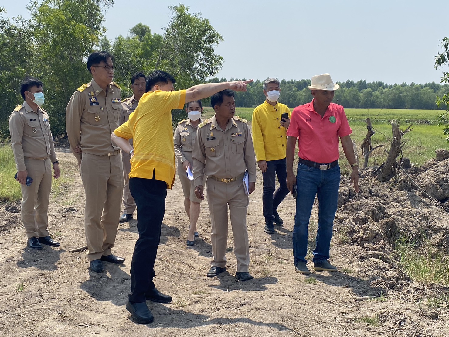 ผู้ว่าราชการจังหวัดนครนายก นำทีมลงพื้นที่อำเภอองครักษ์ สำรวจพื้นที่แปลง “ทุ่งบางกระชา” เพื่อจัดตั้งเป็น “สถาบันเศรษฐกิจพอเพียงเพื่อการพัฒนาชุมชนอย่างยั่งยืน”