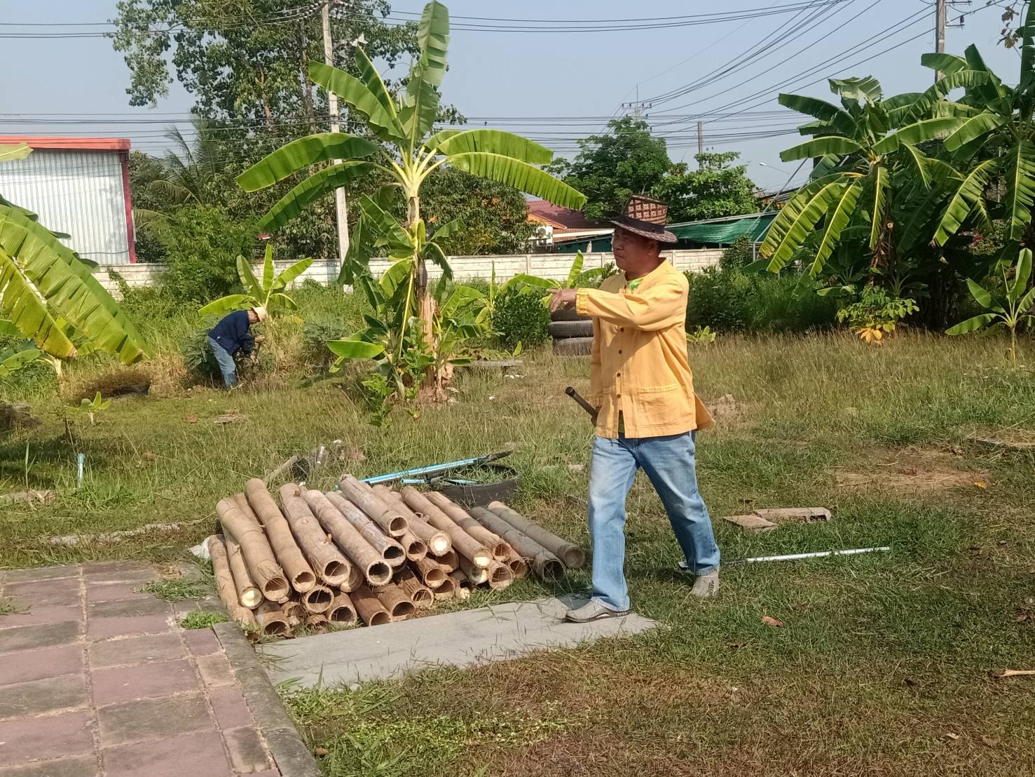 จังหวัดนครนายก ดำเนินการเตรียมพื้นที่ว่างบริเวณด้านหน้าศาลากลางจังหวัด เพื่อให้เป็นจุดเรียนรู้เศรษฐกิจพอเพียง 30 ตารางวา โมเดล