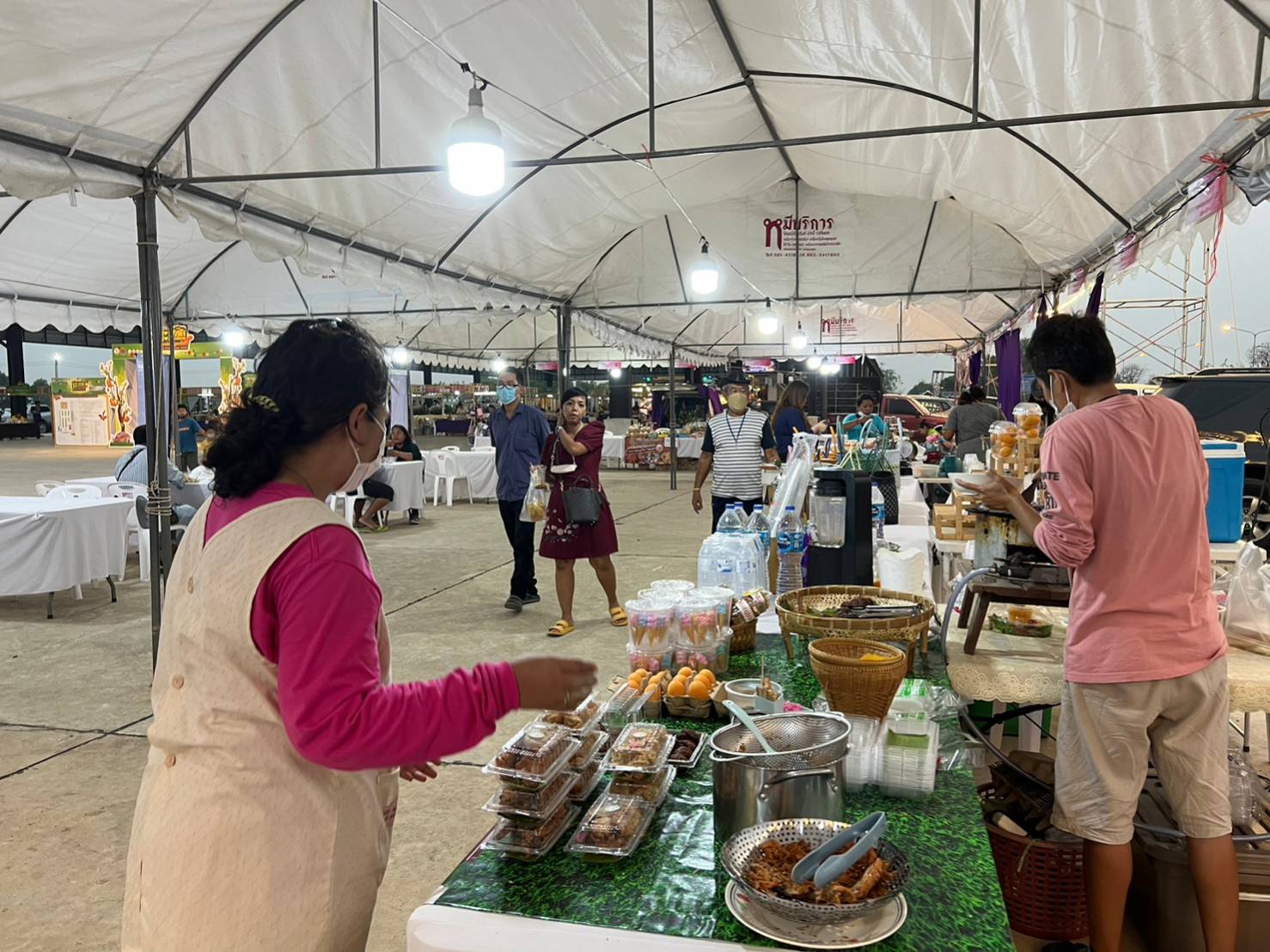 ?พช.นครนายก ร่วมจัดกิจกรรม งานมะยงชิด มะปรางหวาน และของดีนครนายก Fruit&Food Fest 2023?? “” ตามโครงการส่งเสริมช่องทางการตลาดของกลุ่มอาชีพสมาชิกกองทุนพัฒนาบทบาทสตรี ประจำปี 2566