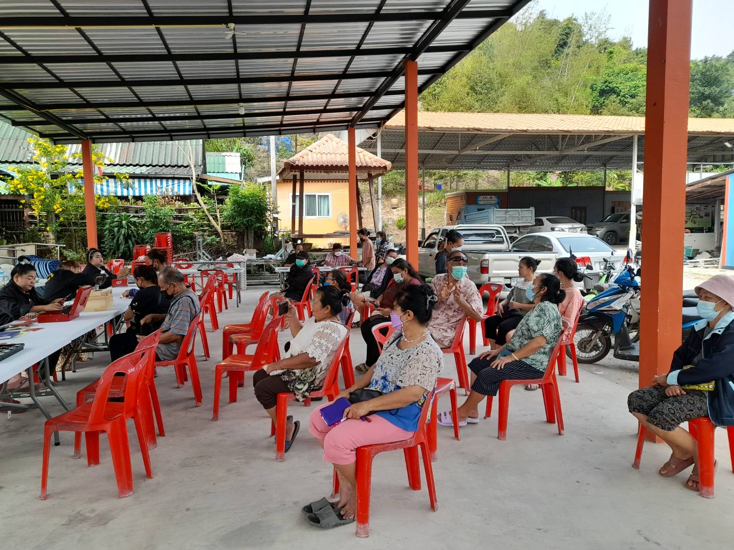 พัฒนาการจังหวัดนครนายก ลงพื้นที่ติดตามการดำเนินงานกลุ่มออมทรัพย์เพื่อการผลิต บ.เขาทุเรียน ม.5 ต.เขาพระ อ.เมืองฯ จ.นครนายก