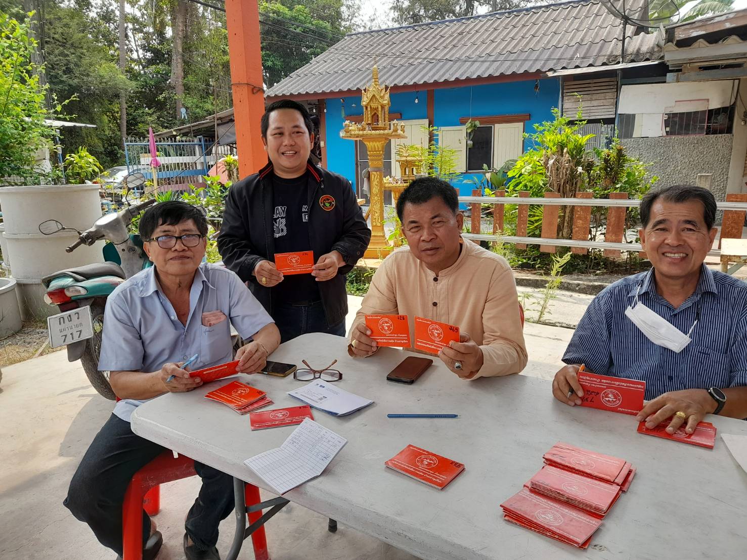 พัฒนาการจังหวัดนครนายก ลงพื้นที่ติดตามการดำเนินงานกลุ่มออมทรัพย์เพื่อการผลิต บ.เขาทุเรียน ม.5 ต.เขาพระ อ.เมืองฯ จ.นครนายก