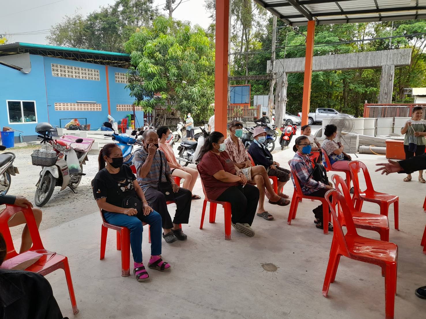 พัฒนาการจังหวัดนครนายก ลงพื้นที่ติดตามการดำเนินงานกลุ่มออมทรัพย์เพื่อการผลิต บ.เขาทุเรียน ม.5 ต.เขาพระ อ.เมืองฯ จ.นครนายก