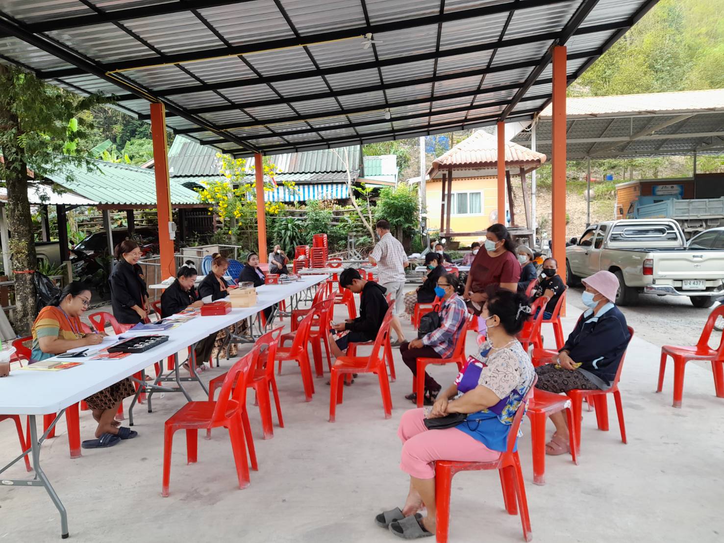 พัฒนาการจังหวัดนครนายก ลงพื้นที่ติดตามการดำเนินงานกลุ่มออมทรัพย์เพื่อการผลิต บ.เขาทุเรียน ม.5 ต.เขาพระ อ.เมืองฯ จ.นครนายก