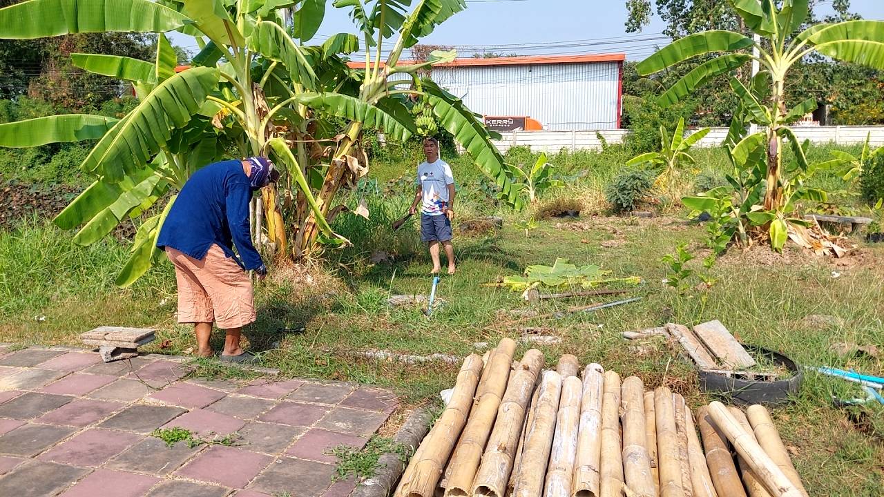 จังหวัดนครนายก ดำเนินการเตรียมพื้นที่ว่างบริเวณด้านหน้าศาลากลางจังหวัด เพื่อให้เป็นจุดเรียนรู้เศรษฐกิจพอเพียง 30 ตารางวา โมเดล