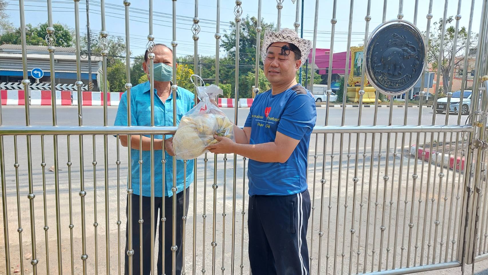 จังหวัดนครนายก ดำเนินการเตรียมพื้นที่ว่างบริเวณด้านหน้าศาลากลางจังหวัด เพื่อให้เป็นจุดเรียนรู้เศรษฐกิจพอเพียง 30 ตารางวา โมเดล