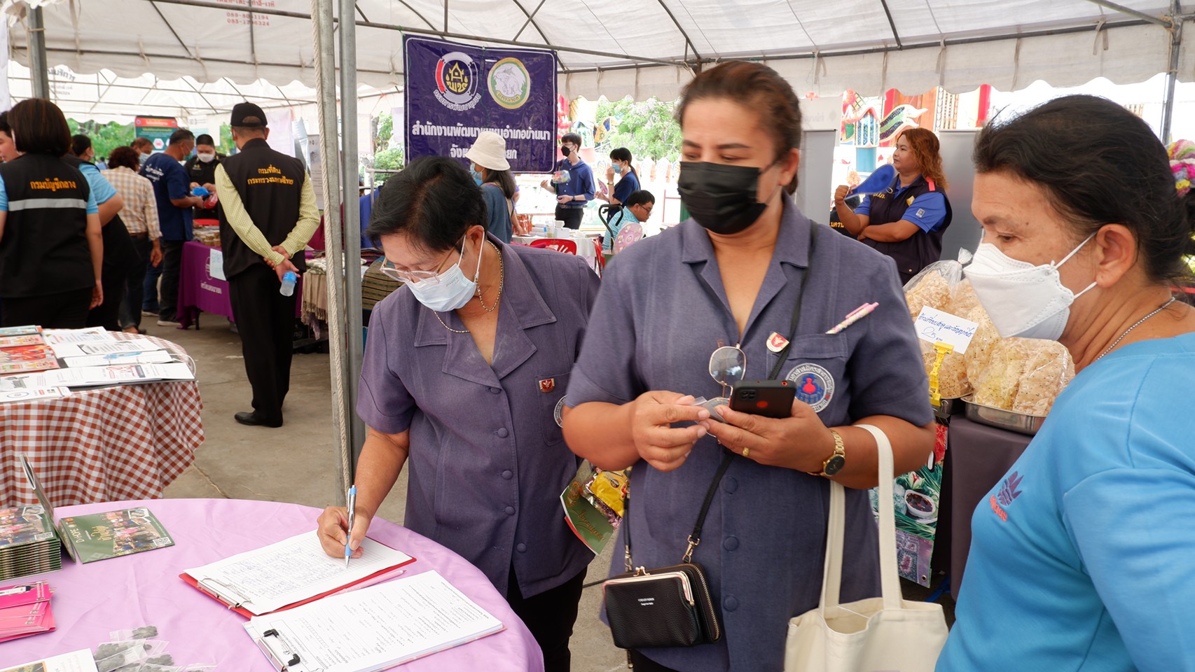 พช.นครนายก ร่วมกิจกรรม “หน่วยบำบัดทุกข์ บำรุงสุข สร้างรอยยิ้ม และความปรองดองสมานฉันท์ให้ประชาชนจังหวัดนครนายก” ประจำปีงบประมาณ พ.ศ. 2566