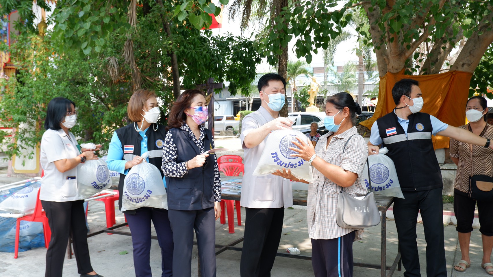 พช.นครนายก ร่วมกิจกรรม “หน่วยบำบัดทุกข์ บำรุงสุข สร้างรอยยิ้ม และความปรองดองสมานฉันท์ให้ประชาชนจังหวัดนครนายก” ประจำปีงบประมาณ พ.ศ. 2566