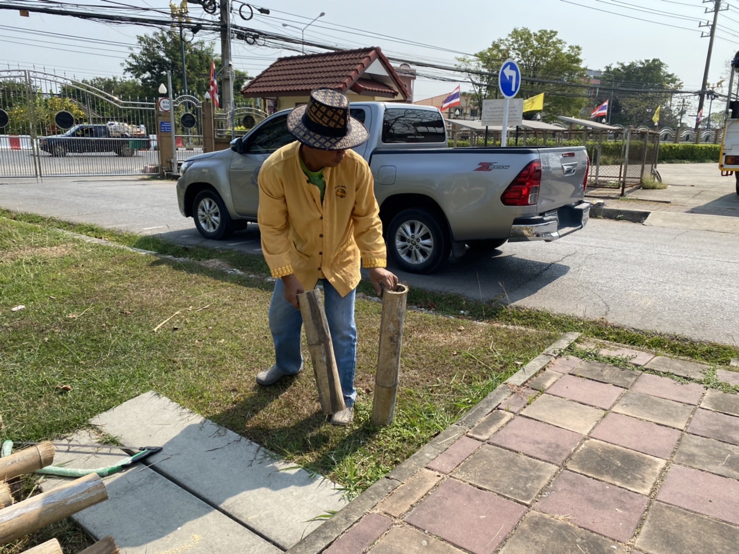 จังหวัดนครนายก ดำเนินการเตรียมพื้นที่ว่างบริเวณด้านหน้าศาลากลางจังหวัด เพื่อให้เป็นจุดเรียนรู้เศรษฐกิจพอเพียง 30 ตารางวา โมเดล