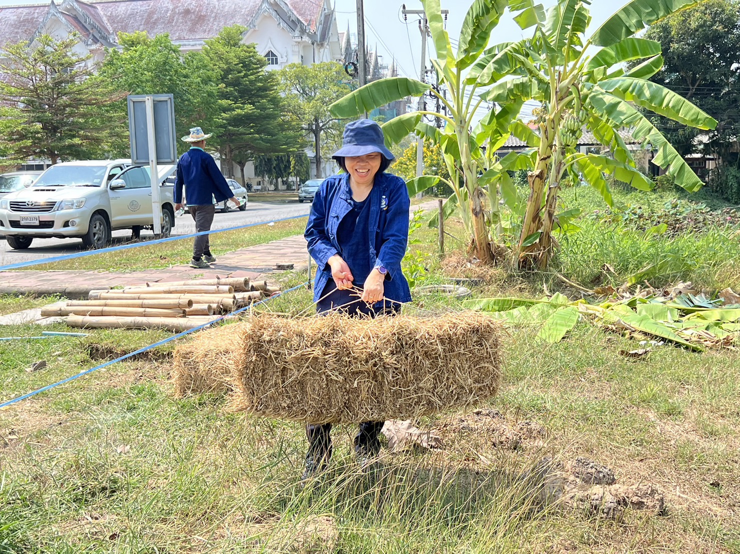 จังหวัดนครนายก ดำเนินการเตรียมพื้นที่ว่างบริเวณด้านหน้าศาลากลางจังหวัด เพื่อให้เป็นจุดเรียนรู้เศรษฐกิจพอเพียง 30 ตารางวา โมเดล