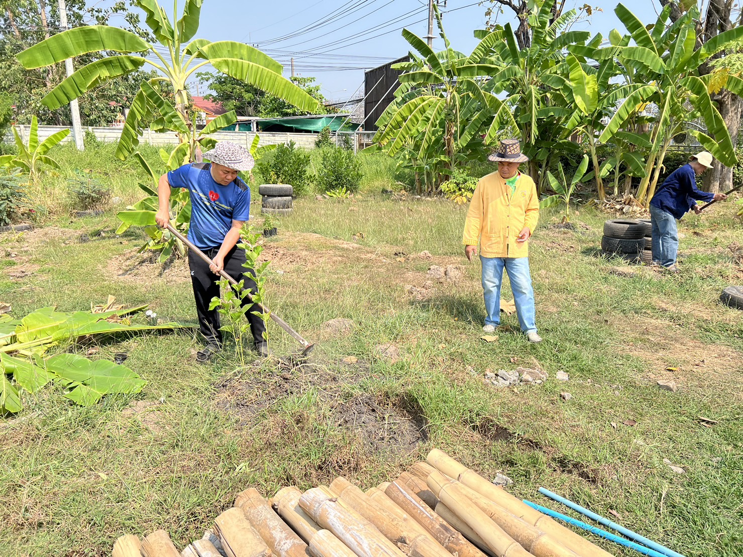 จังหวัดนครนายก ดำเนินการเตรียมพื้นที่ว่างบริเวณด้านหน้าศาลากลางจังหวัด เพื่อให้เป็นจุดเรียนรู้เศรษฐกิจพอเพียง 30 ตารางวา โมเดล