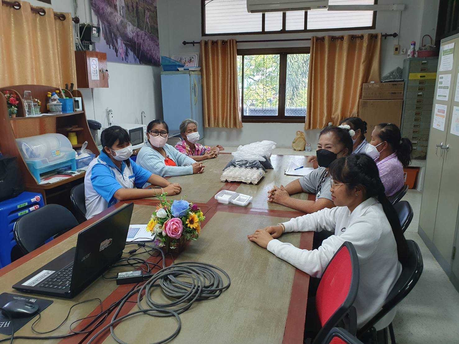 จังหวัดนครนายกขับเคลื่อนงานพัฒนาคนทุกช่วงวัย นำกลุ่มเป้าหมายฝึกอาชีพเพื่อลดรายจ่าย เพิ่มรายได้ในครัวเรือน ตามโครงการฝึกอาชีพประชาชนพัฒนาคนทุกช่วงวัย ตามหลักปรัชญาของเศรษฐกิจพอเพียง กรมการพัฒนาชุมชน