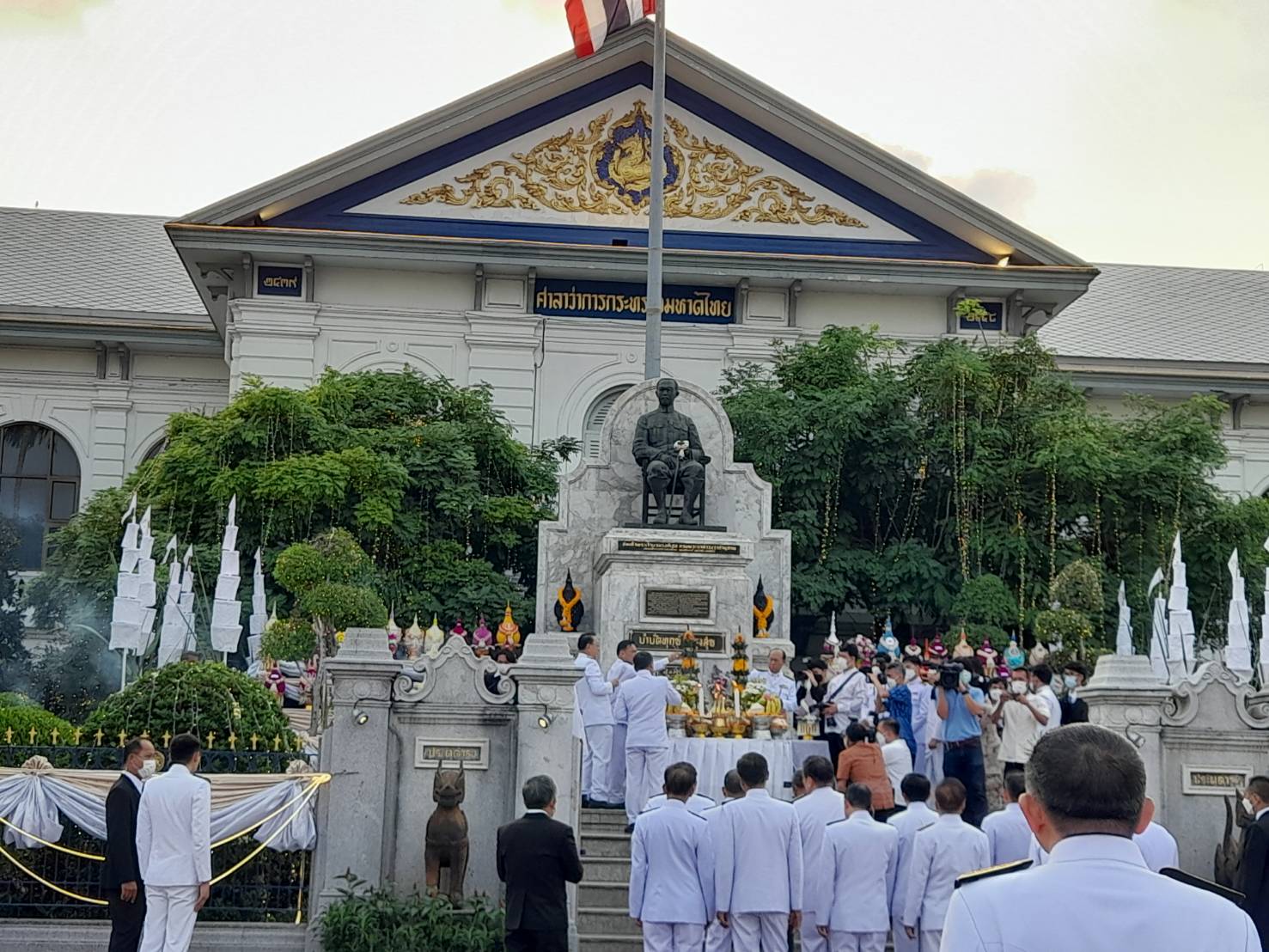 จังหวัดนครนายก ร่วมพิธีทอดผ้าป่าสมทบกองทุนพัฒนาเด็กชนบทในพระราชูปถัมภ์สมเด็จพระเทพรัตนราชสุดาฯ สยามบรมราชกุมารี พร้อมทั้งร่วมพิธีวันสถาปนากระทรวงมหาดไทย ครบรอบ 131 ปี และพิธีเนื่องในวันข้าราชการพลเรือน ปี 2566