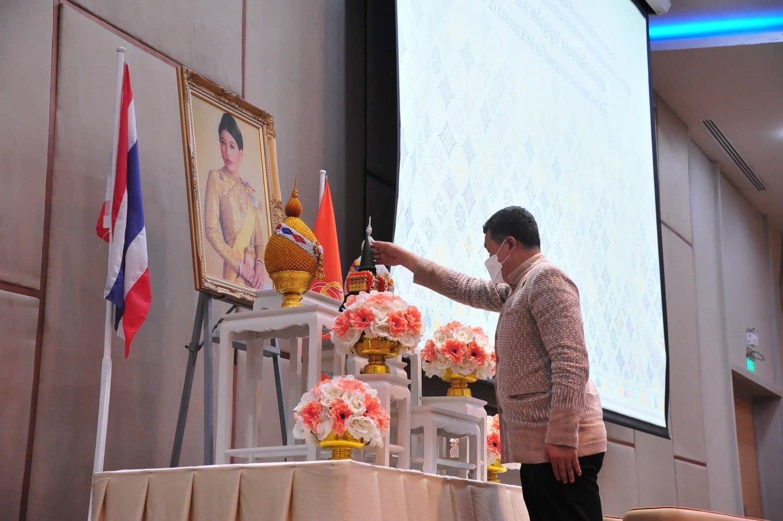 จังหวัดนครนายก ผลักดันกลุ่มทอผ้า ร่วม coaching พัฒนาศักยภาพ ปลุกกระแสเทรนด์ผ้าไทยให้ทันสมัยสู่สากล