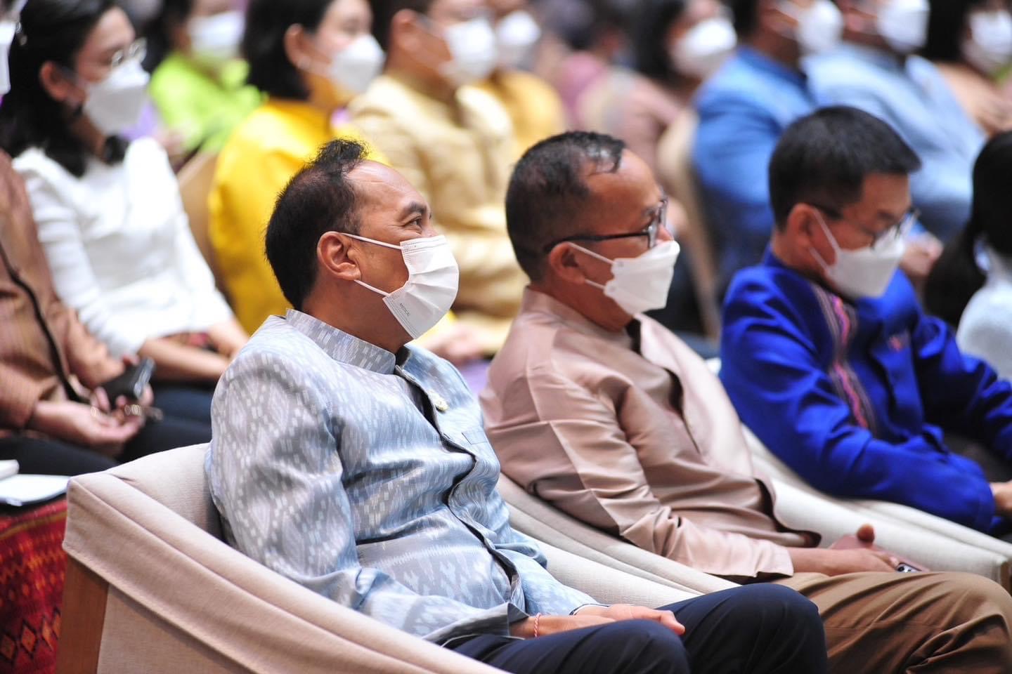 จังหวัดนครนายก ผลักดันกลุ่มทอผ้า ร่วม coaching พัฒนาศักยภาพ ปลุกกระแสเทรนด์ผ้าไทยให้ทันสมัยสู่สากล