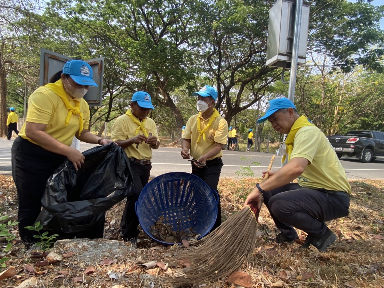กิจกรรมจิตอาสาบำเพ็ญสาธารณะประโยชน์เนื่องในวันพระบาทสมเด็จพระพุทธยอดฟ้าจุฬาโลกมหาราช วันที่ระลึกมหาจักรีบรมมาราชวงศ์ และวันข้าราชการพลเรือนประจำปี 2566