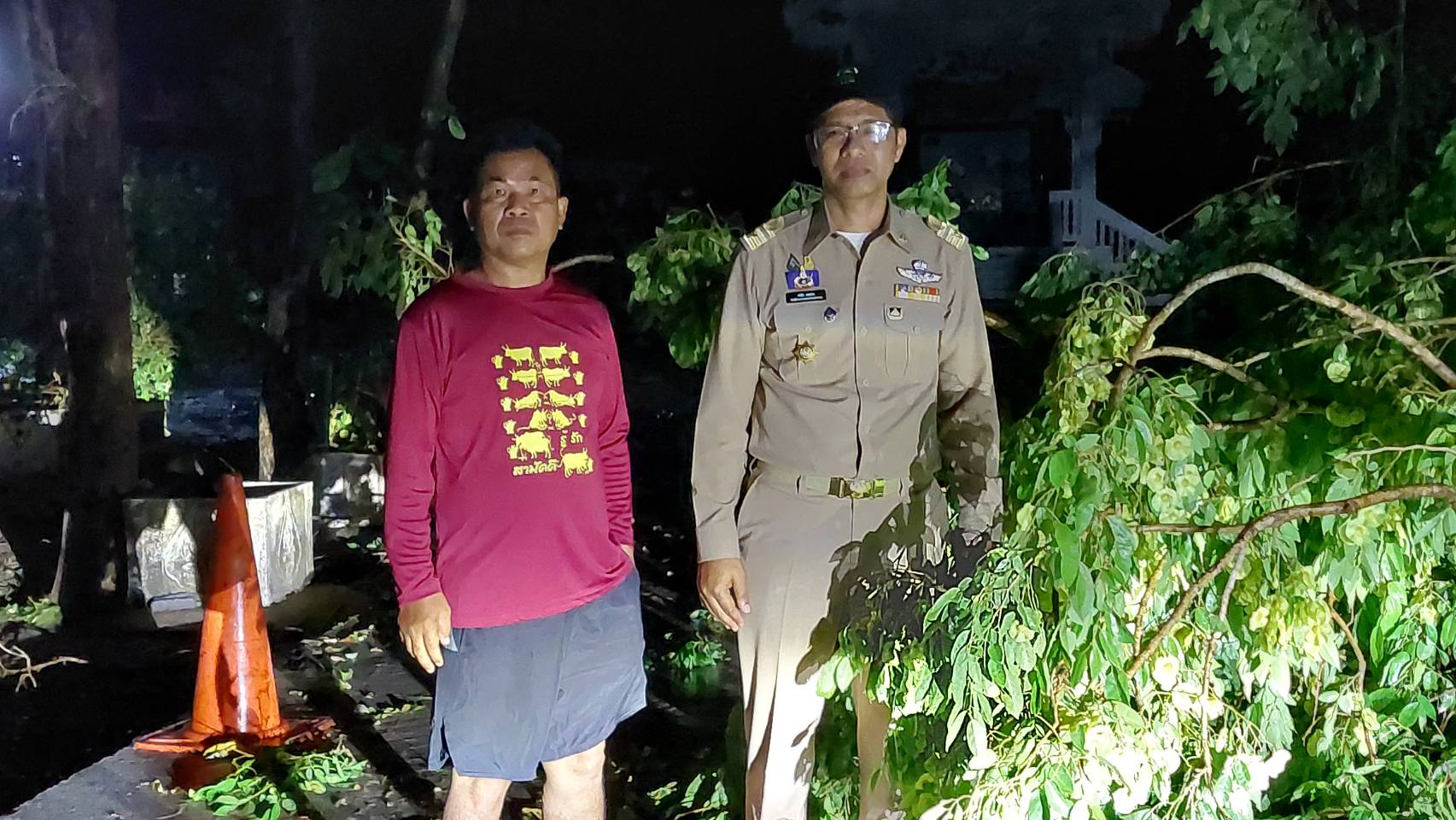 ??ข่าวพช  นครนายก เมืองขุนด่าน : ลงพื้นที่ตรวจสอบความเสียหายจากเหตุการณ์วาตภัยพายุโซนร้อน