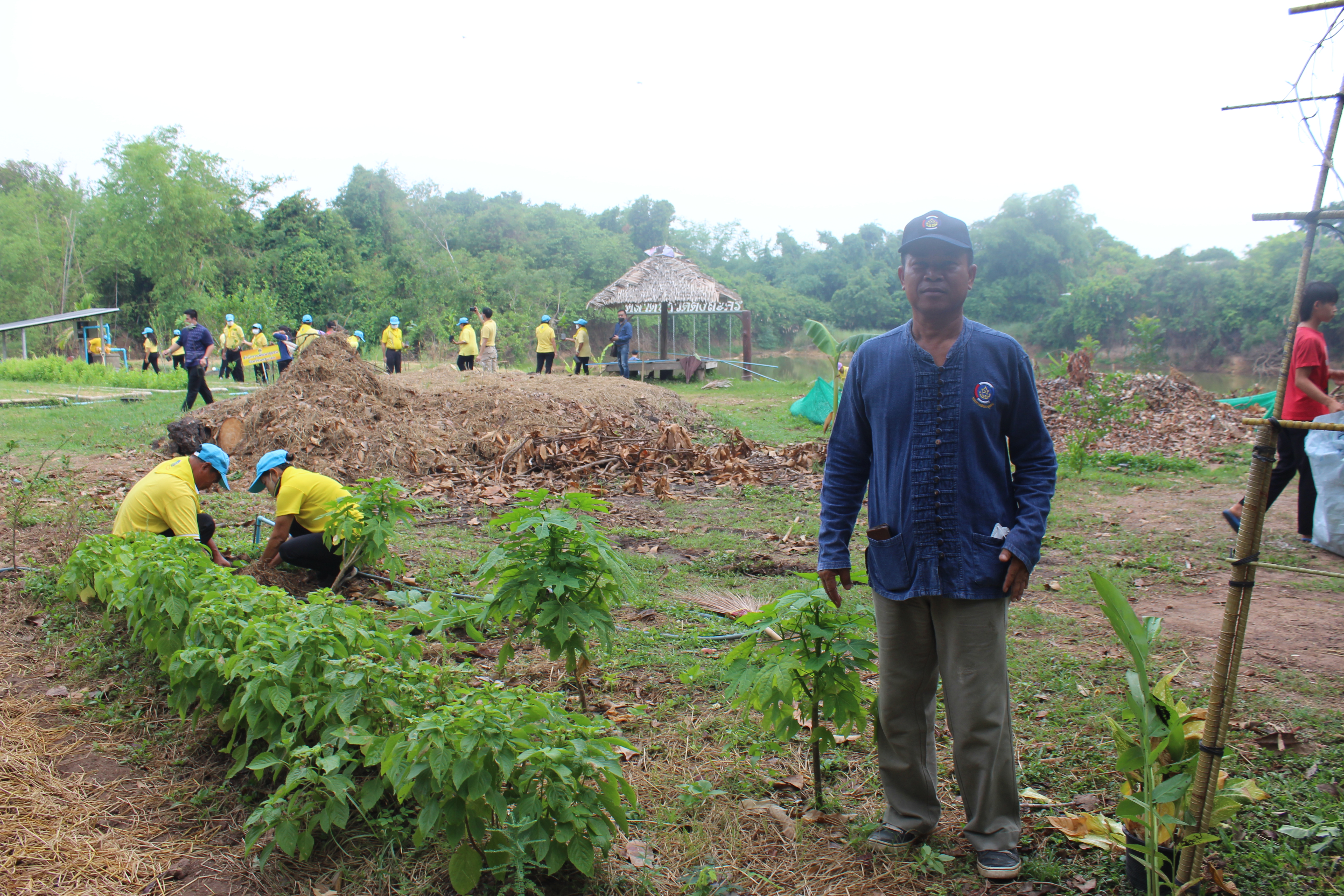 ??? พช.นครนายก ร่วม “เอามื้อ สามัคคี” ณ ศูนย์เรียนรู้ “โคก หนอง นา วัดดงละคร” ตาม โครงการวัด ประชา รัฐ สร้างสุข เนื่องในโอกาสฉลองพระชนมายุ 8 รอบ สมเด็จพระอริยวงศาคตญาณ สมเด็จพระสังฆราช สกลมหาสังฆปริณษยก 26 มิถุนายน 2566
