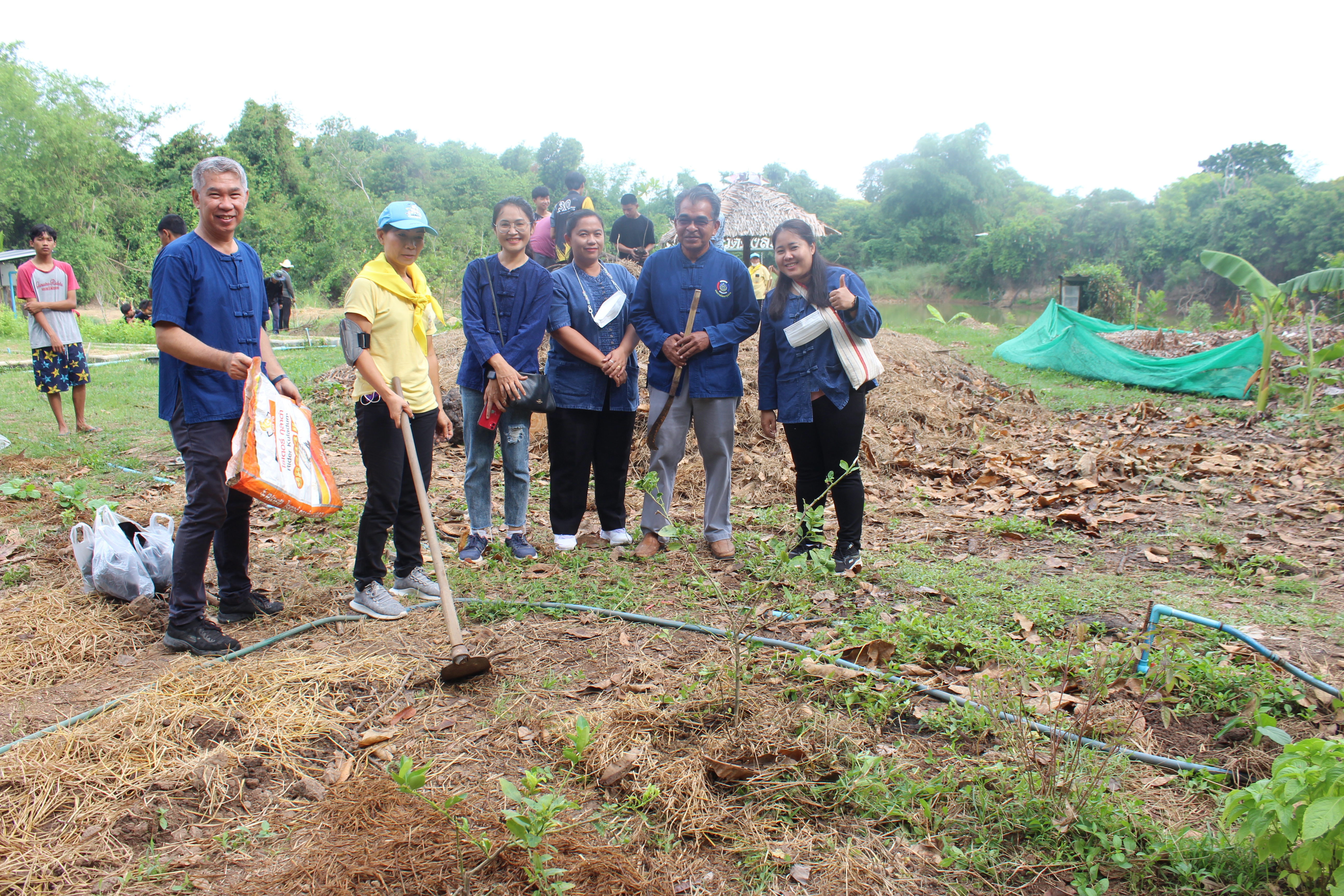 ??? พช.นครนายก ร่วม “เอามื้อ สามัคคี” ณ ศูนย์เรียนรู้ “โคก หนอง นา วัดดงละคร” ตาม โครงการวัด ประชา รัฐ สร้างสุข เนื่องในโอกาสฉลองพระชนมายุ 8 รอบ สมเด็จพระอริยวงศาคตญาณ สมเด็จพระสังฆราช สกลมหาสังฆปริณษยก 26 มิถุนายน 2566