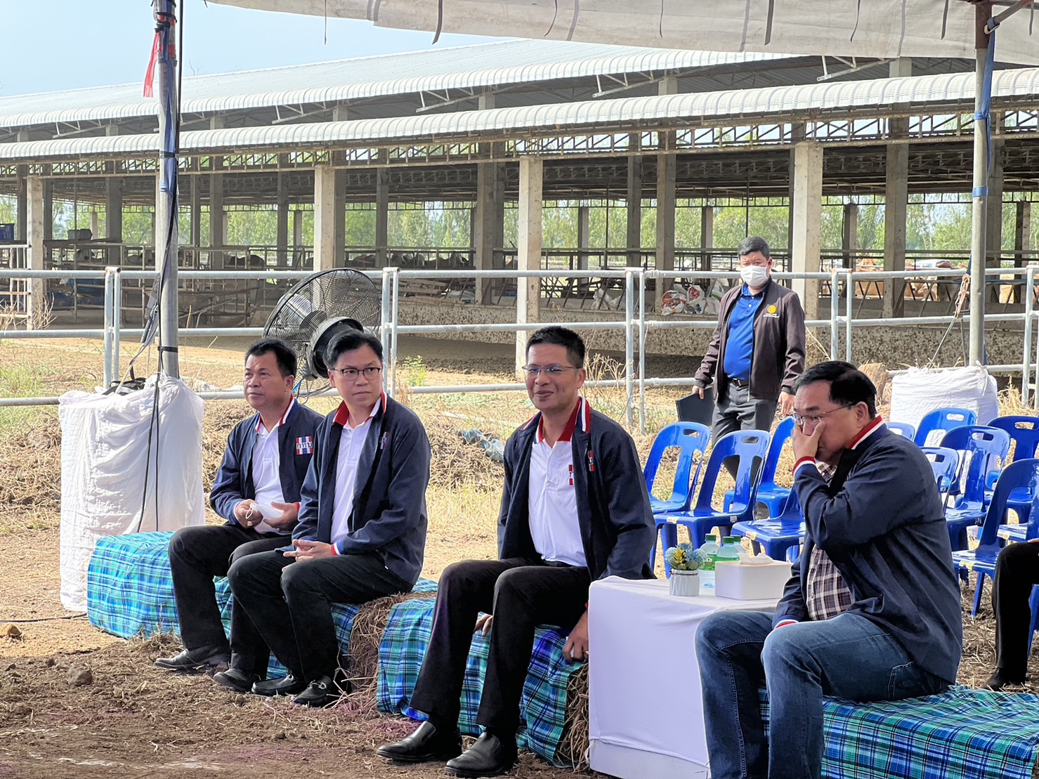 พช.นครนายก ร่วมกิจกรรมเสริมสร้างเศรษฐกิจฐานรากเพื่อการพัฒนาหมู่บ้านและชุมชนเข้มแข็งอย่างยั่งยืน