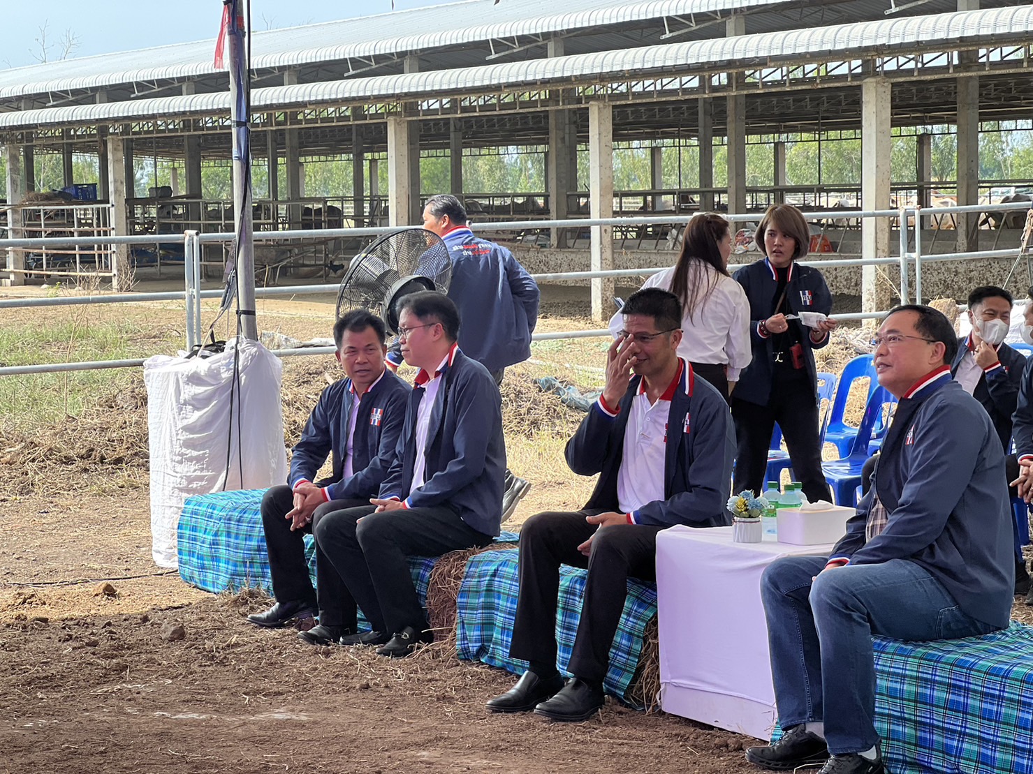 พช.นครนายก ร่วมกิจกรรมเสริมสร้างเศรษฐกิจฐานรากเพื่อการพัฒนาหมู่บ้านและชุมชนเข้มแข็งอย่างยั่งยืน