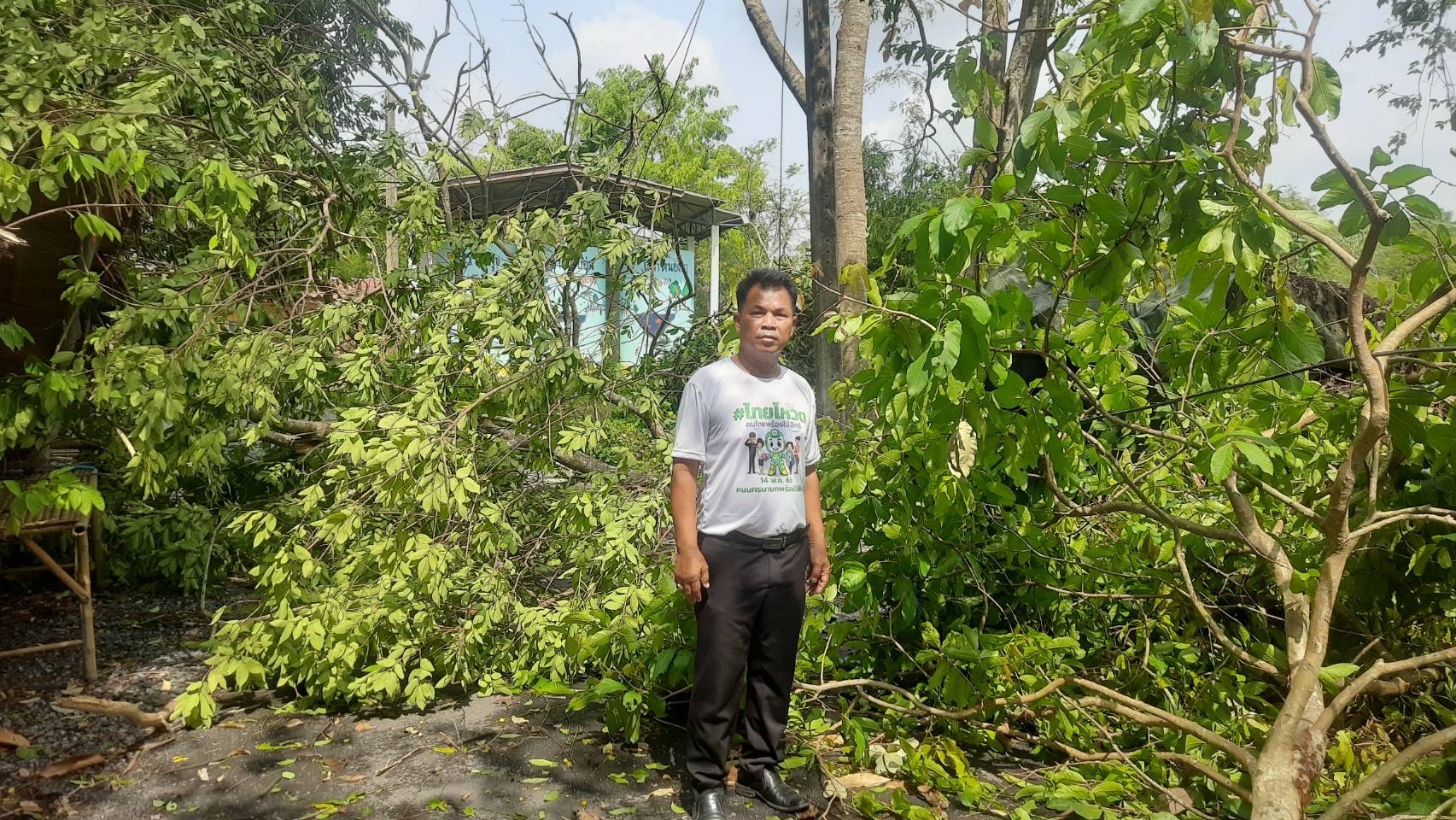 ???พช.นครนายก ลงพื้นที่ตรวจสอบความเสียหายจากเหตุการณ์วาตภัยพายุโซนร้อน