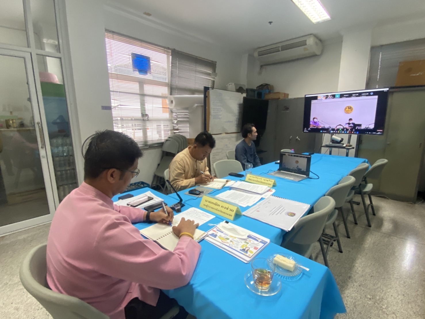 ??? พช.นครนายก ร่วมประชุมติดตามความคืบหน้าการจัดตั้งสถาบันเศรษฐกิจพอเพียงเพื่อการพัฒนาชุมชนอย่างยั่งยืน ในพื้นที่ทุ่งบางกะชา ตำบลบางสมบูรณ์ อำเภอองครักษ์ จังหวัดนครนายก