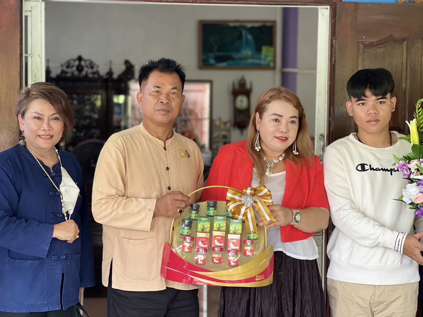 ??? พช.นครนายก ร่วมให้กำลังใจพลเมืองดีจังหวัดนครนายกที่ช่วยเหลือนักท่องเที่ยวจมน้ำจนปลอดภัย