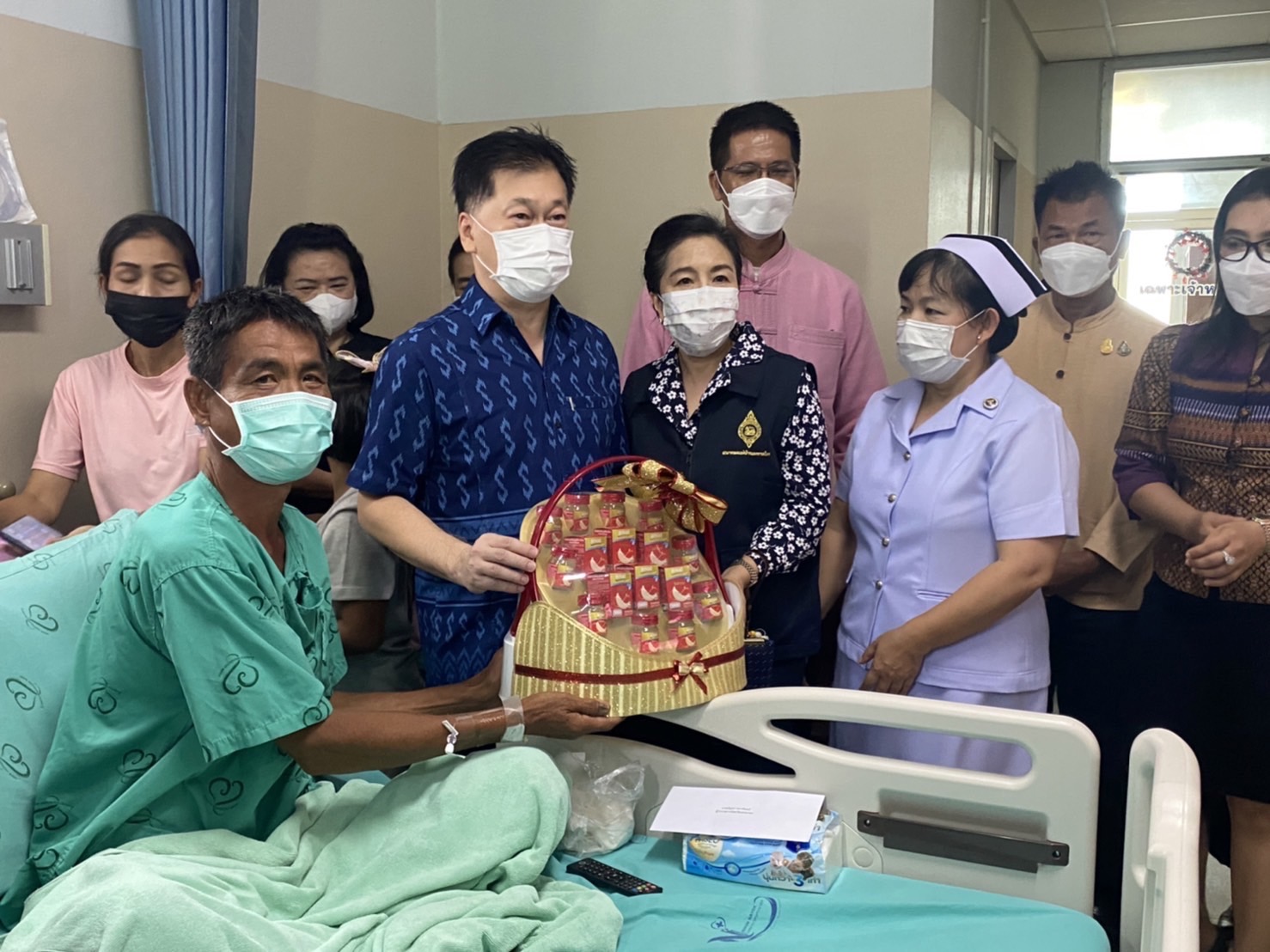 ??? พช.นครนายก ร่วมให้กำลังใจพลเมืองดีจังหวัดนครนายกที่ช่วยเหลือนักท่องเที่ยวจมน้ำจนปลอดภัย