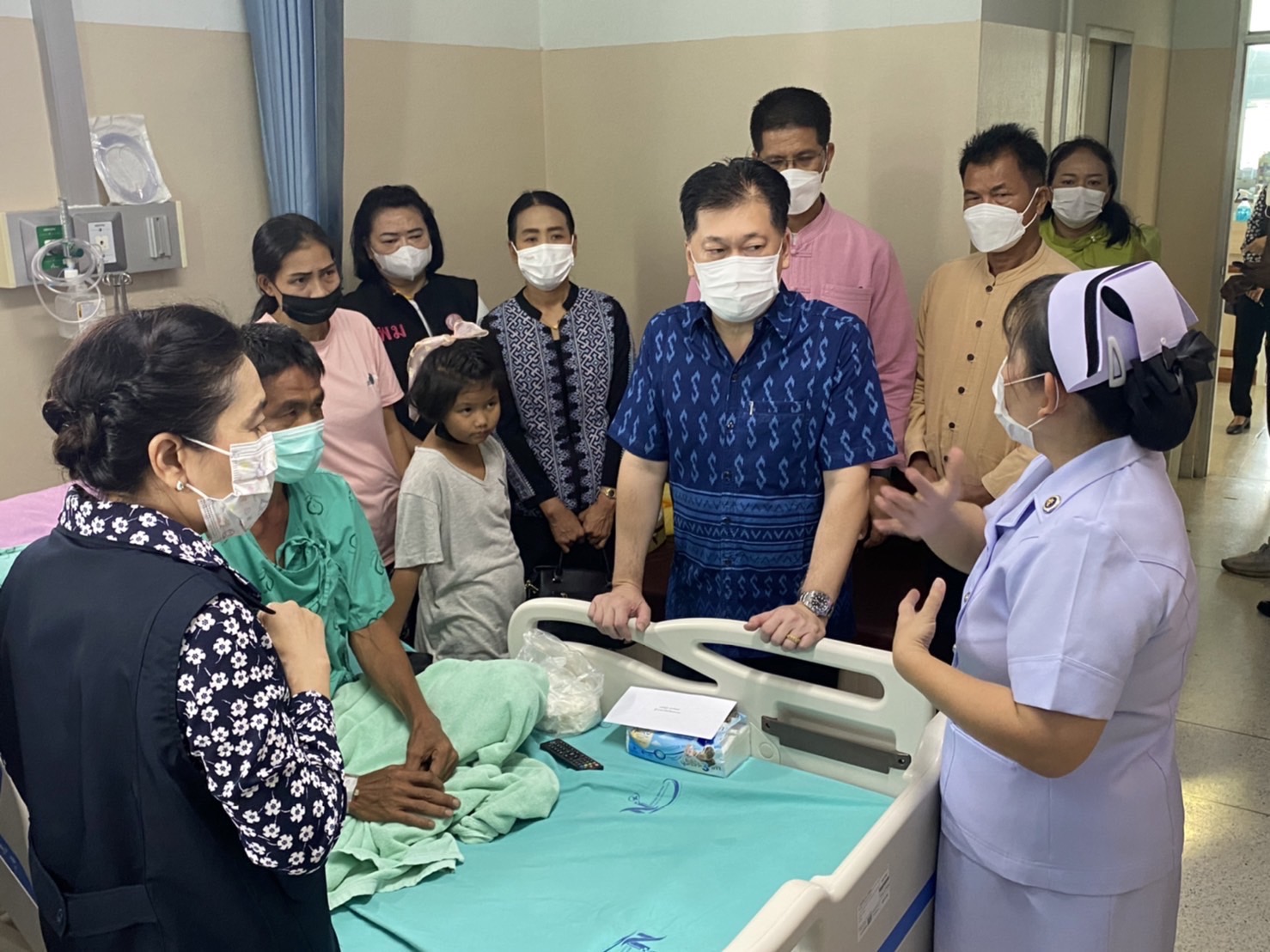 ??? พช.นครนายก ร่วมให้กำลังใจพลเมืองดีจังหวัดนครนายกที่ช่วยเหลือนักท่องเที่ยวจมน้ำจนปลอดภัย