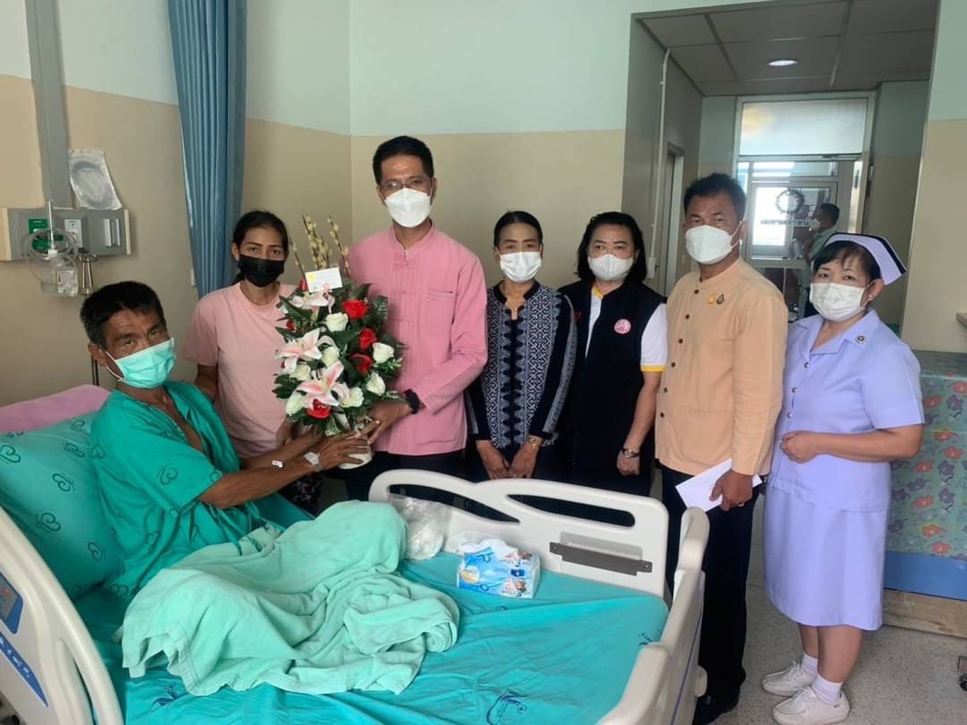 ??? พช.นครนายก ร่วมให้กำลังใจพลเมืองดีจังหวัดนครนายกที่ช่วยเหลือนักท่องเที่ยวจมน้ำจนปลอดภัย