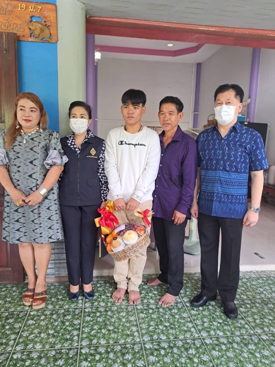 ??? พช.นครนายก ร่วมให้กำลังใจพลเมืองดีจังหวัดนครนายกที่ช่วยเหลือนักท่องเที่ยวจมน้ำจนปลอดภัย