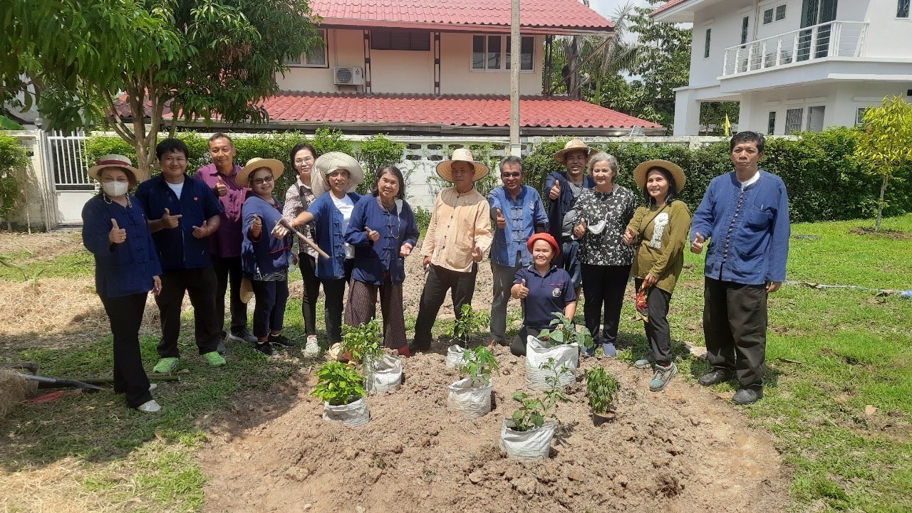 ??? พช.นครนายก เตรียมพื้นที่เพื่อ KICK OFF กิจกรรมต่อยอดขยายผลการน้อมนำพระราชดำริของสมเด็จพระกนิษฐาธิราชเจ้า กรมสมเด็จพระเทพรัตนราชสุดาฯ สยามบรมราชกุมารี สู่ปฏิบัติการปลูกผักสวนครัว เพื่อสร้างความมั่นคงทางอาหาร ประจำปีงบประมาณ พ.ศ. 2566