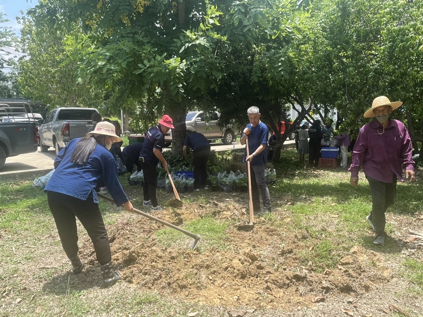 ??? พช.นครนายก เตรียมพื้นที่เพื่อ KICK OFF กิจกรรมต่อยอดขยายผลการน้อมนำพระราชดำริของสมเด็จพระกนิษฐาธิราชเจ้า กรมสมเด็จพระเทพรัตนราชสุดาฯ สยามบรมราชกุมารี สู่ปฏิบัติการปลูกผักสวนครัว เพื่อสร้างความมั่นคงทางอาหาร ประจำปีงบประมาณ พ.ศ. 2566