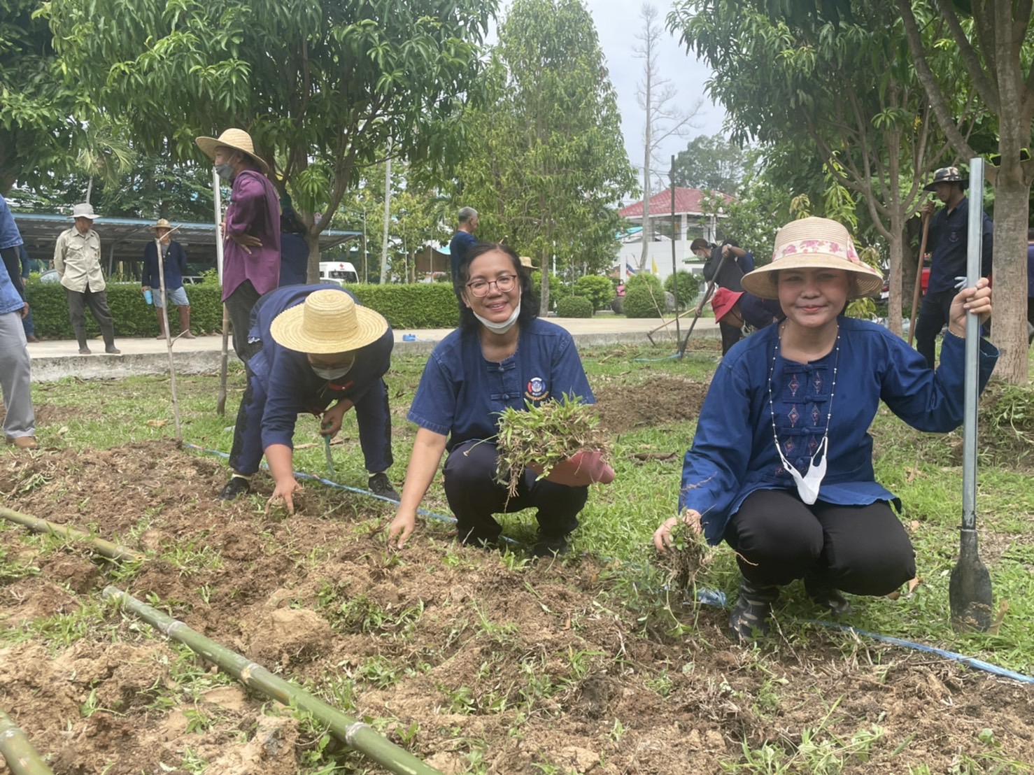 ??? พช.นครนายก เตรียมพื้นที่เพื่อ KICK OFF กิจกรรมต่อยอดขยายผลการน้อมนำพระราชดำริของสมเด็จพระกนิษฐาธิราชเจ้า กรมสมเด็จพระเทพรัตนราชสุดาฯ สยามบรมราชกุมารี สู่ปฏิบัติการปลูกผักสวนครัว เพื่อสร้างความมั่นคงทางอาหาร ประจำปีงบประมาณ พ.ศ. 2566