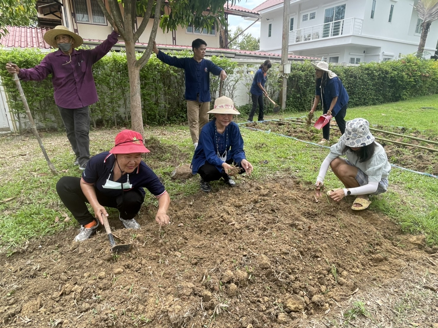 ??? พช.นครนายก เตรียมพื้นที่เพื่อ KICK OFF กิจกรรมต่อยอดขยายผลการน้อมนำพระราชดำริของสมเด็จพระกนิษฐาธิราชเจ้า กรมสมเด็จพระเทพรัตนราชสุดาฯ สยามบรมราชกุมารี สู่ปฏิบัติการปลูกผักสวนครัว เพื่อสร้างความมั่นคงทางอาหาร ประจำปีงบประมาณ พ.ศ. 2566