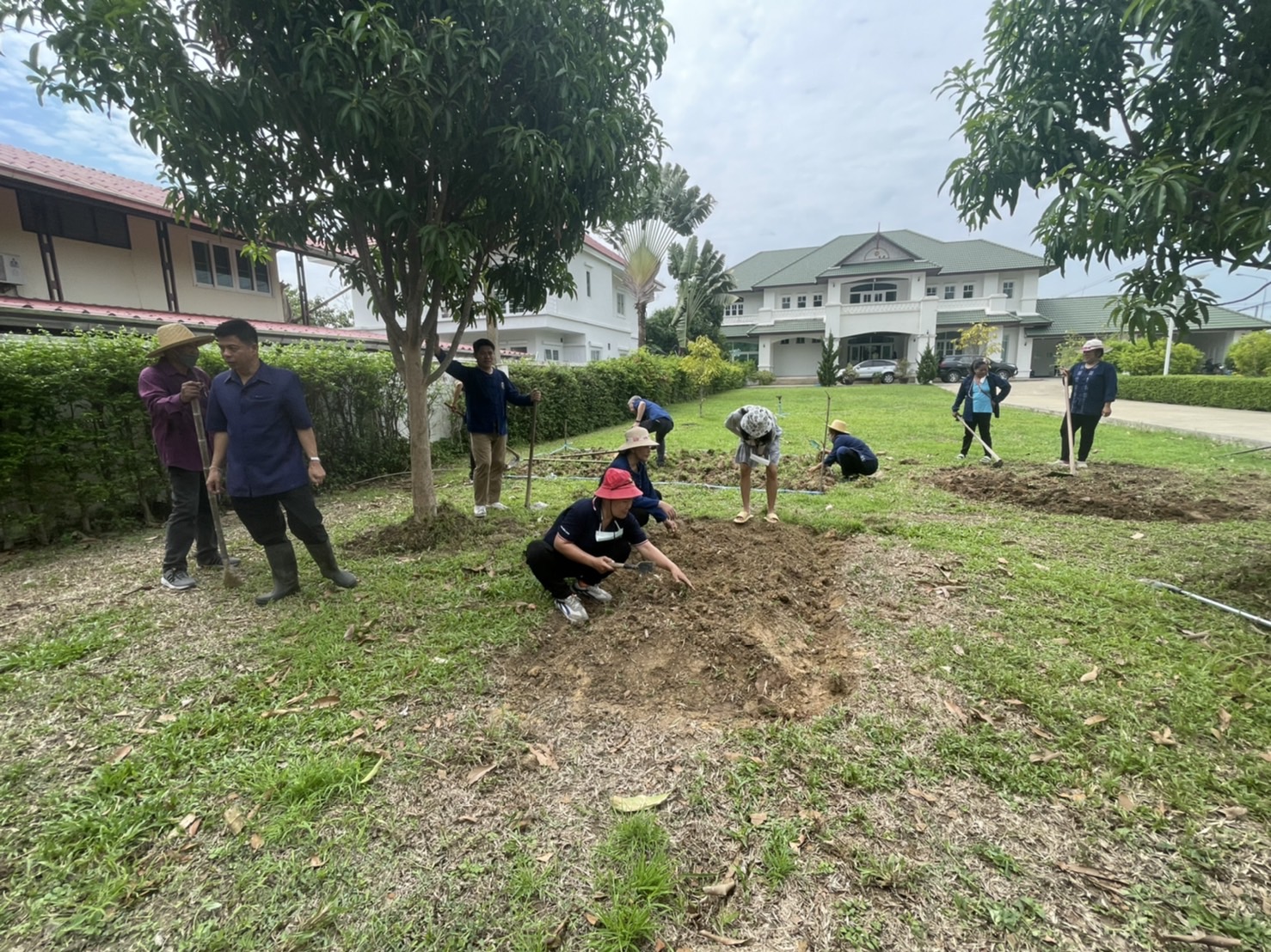 ??? พช.นครนายก เตรียมพื้นที่เพื่อ KICK OFF กิจกรรมต่อยอดขยายผลการน้อมนำพระราชดำริของสมเด็จพระกนิษฐาธิราชเจ้า กรมสมเด็จพระเทพรัตนราชสุดาฯ สยามบรมราชกุมารี สู่ปฏิบัติการปลูกผักสวนครัว เพื่อสร้างความมั่นคงทางอาหาร ประจำปีงบประมาณ พ.ศ. 2566