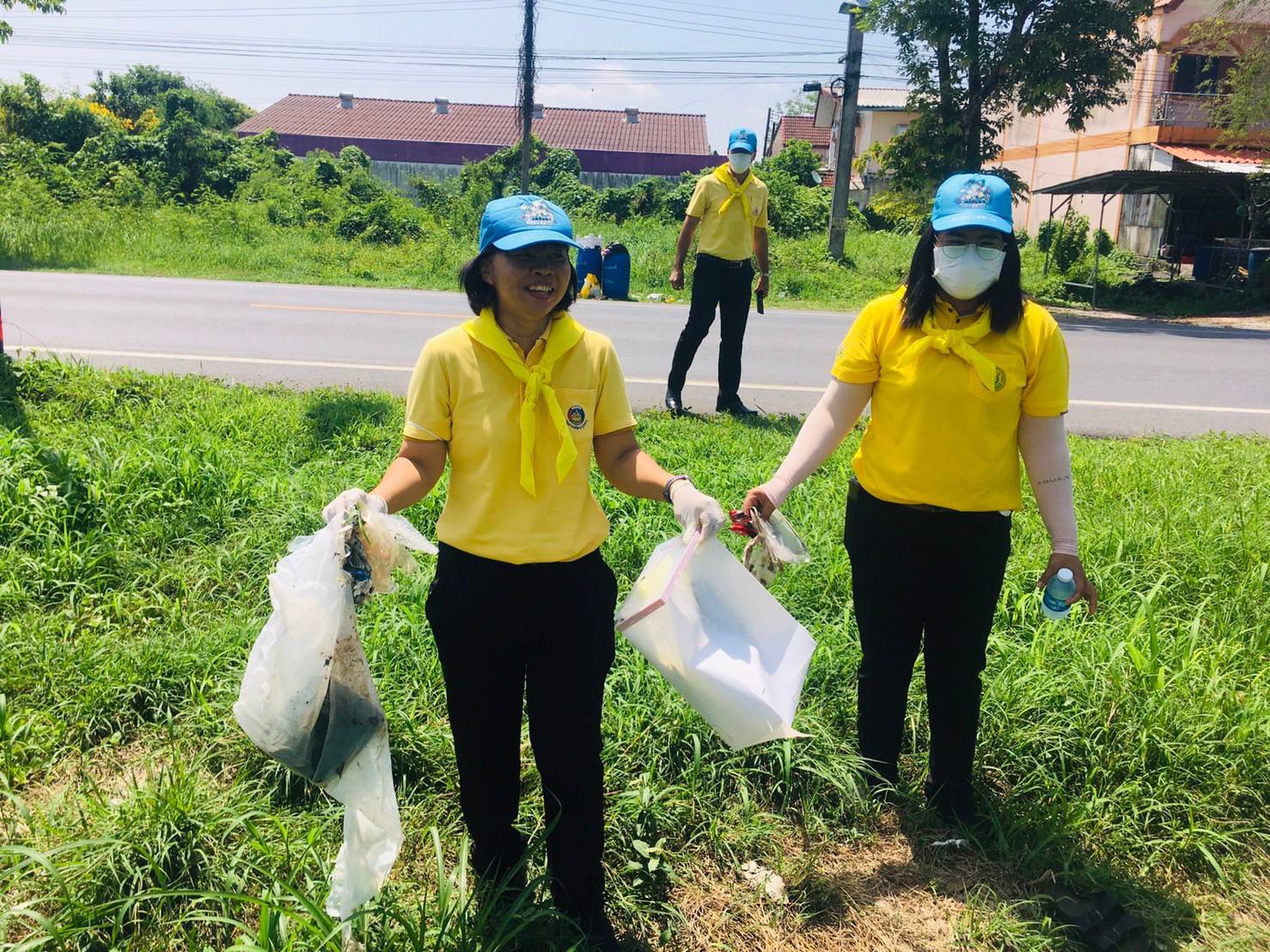 ???นครนายก : พช.เมืองนครนายก ร่วมกิจกรรมจิตอาสาบำเพ็ญสาธารณประโยชน์และบำเพ็ญสาธารณกุศล เนื่องในวันเฉลิมพระชนมพรรษา สมเด็จพระนางเจ้าฯ พระบรมราชินี 3 มิถุนายน 2566