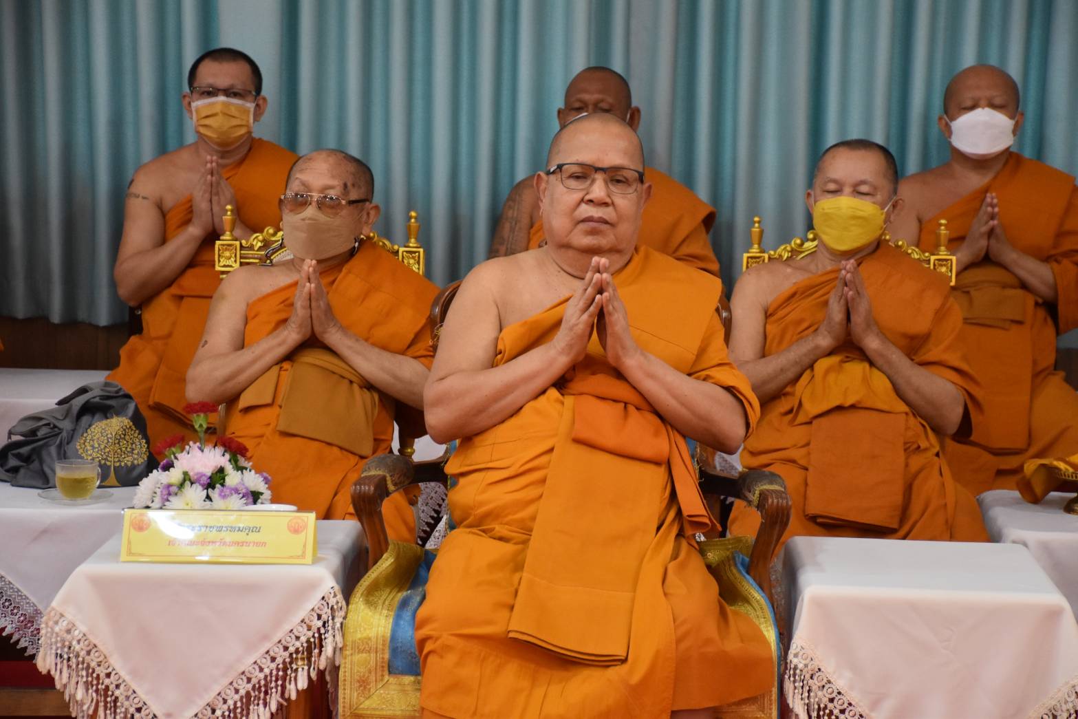 ???นครนายก : พช.เมืองนครนายก ร่วมกิจกรรม “ทอดผ้าป่าสามัคคีเพื่อสมทบกองทุน TO BE NUMBER ONE จังหวัดนครนายก”