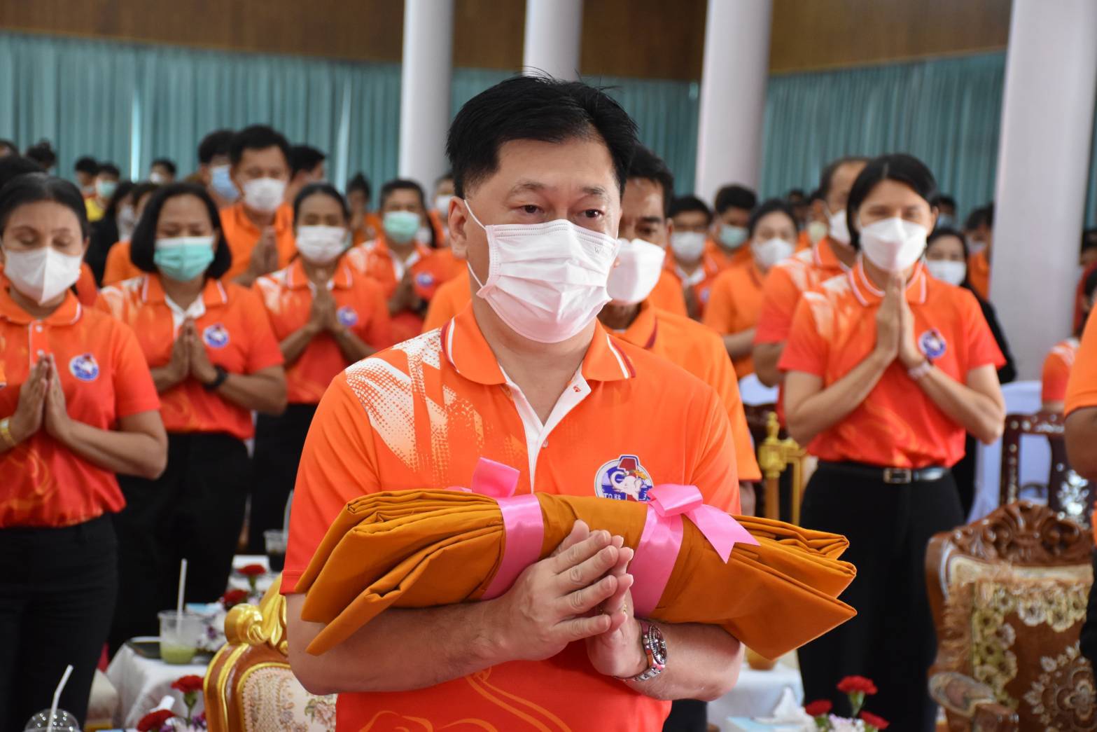 ???นครนายก : พช.เมืองนครนายก ร่วมกิจกรรม “ทอดผ้าป่าสามัคคีเพื่อสมทบกองทุน TO BE NUMBER ONE จังหวัดนครนายก”