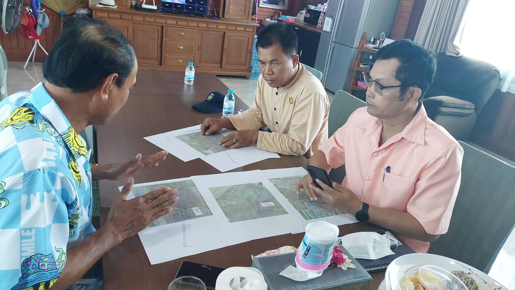 …พช.นครนายก ร่วมนำเสนอจุดทางเข้าพื้นที่ในการจัดทำผังการใช้ประโยชน์ที่ดิน แบบรูปรายการและประมาณการราคาในพื้นที่จังหวัดนำร่องการขับเคลื่อนเขตพัฒนาเศรษฐกิจพอเพียง (SEDZ) ด้วยโมเดลเศรษฐกิจใหม่