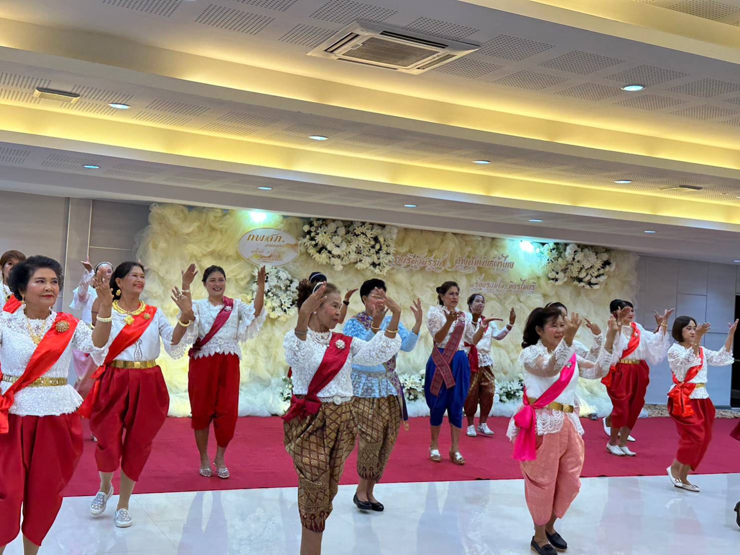 …พช.นครนายก ร่วมให้การต้อนรับคณะกรรมการพัฒนาสตรีภาคกลาง (กพสภ.)