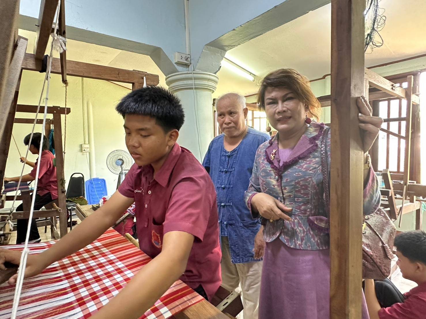 …พช.นครนายก ลงพื้นที่ศูนย์ภูมิปัญญามนุษย์ วัดปทุมวงษาวาส กลุ่มสตรีสหกรณ์หัตถกรรมผ้าทอไทพวน อำเภอปากพลี จังหวัดนครนายก