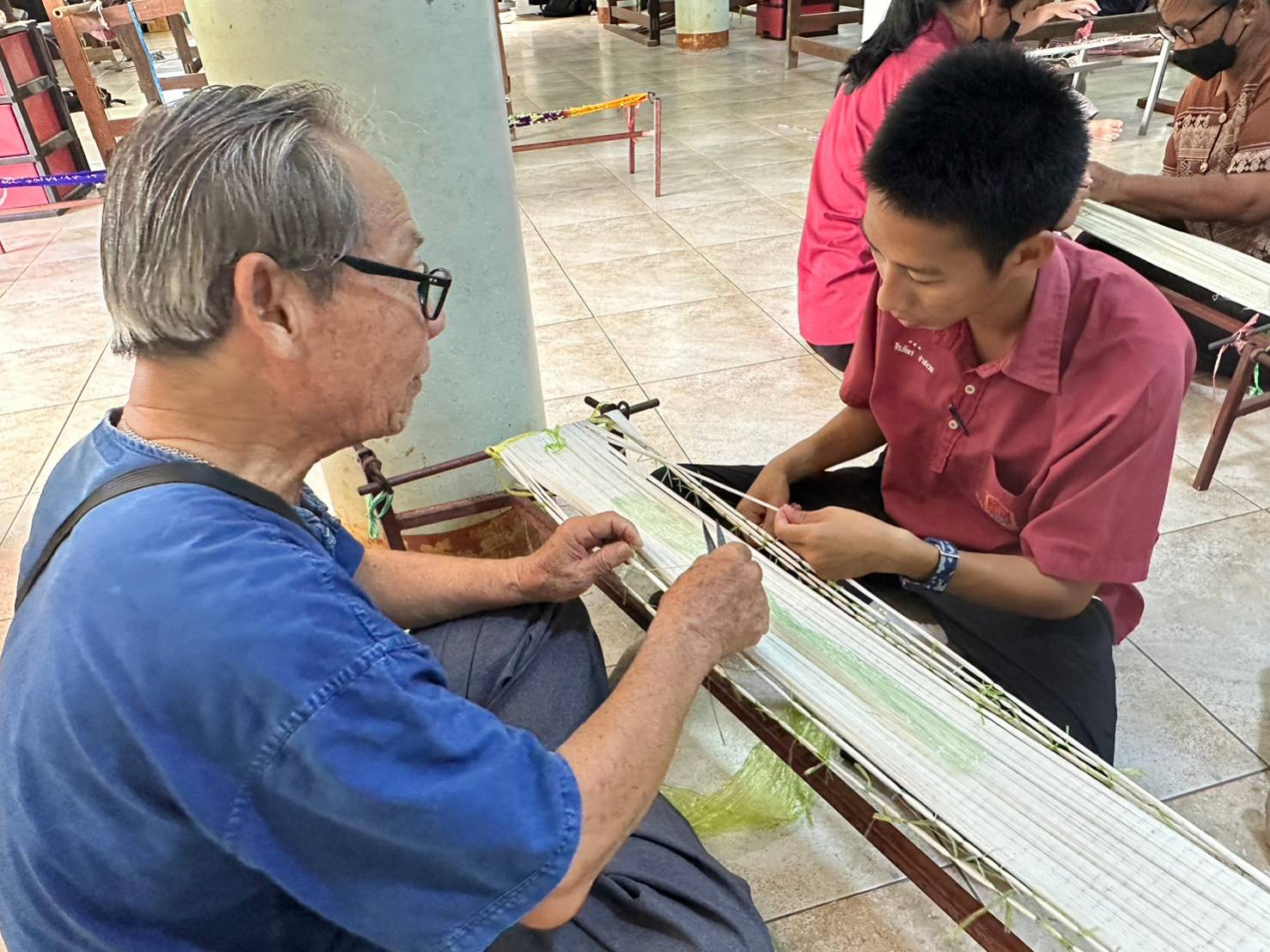 …พช.นครนายก ลงพื้นที่ศูนย์ภูมิปัญญามนุษย์ วัดปทุมวงษาวาส กลุ่มสตรีสหกรณ์หัตถกรรมผ้าทอไทพวน อำเภอปากพลี จังหวัดนครนายก