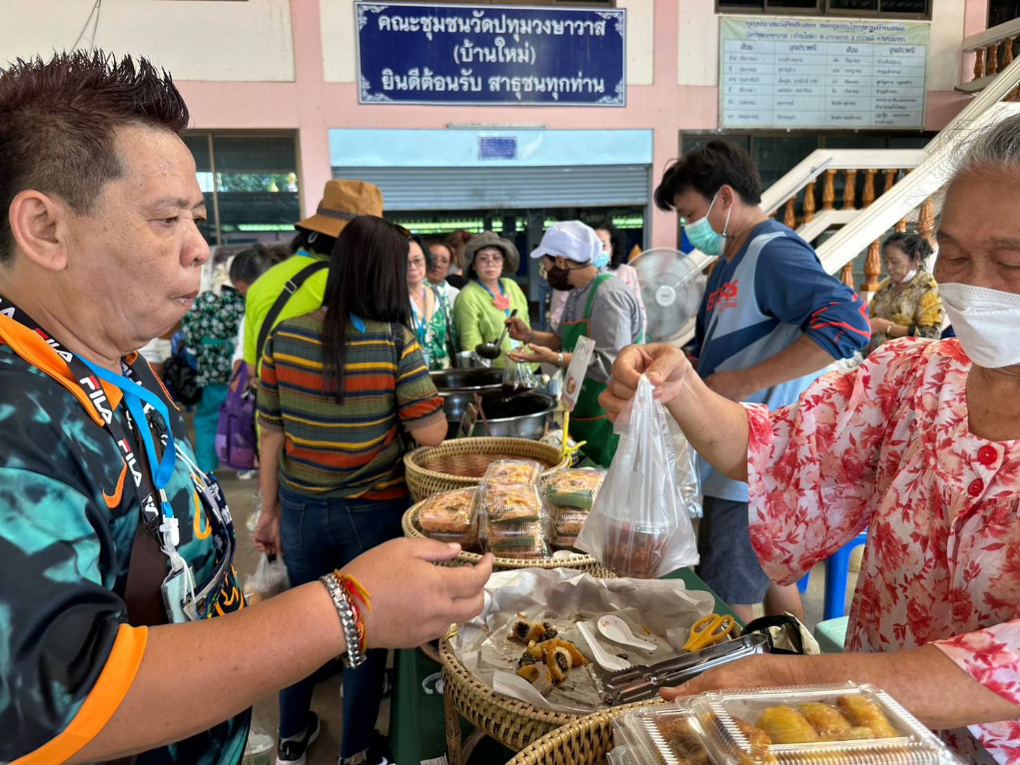 ..พช.นครนายก ร่วมให้การต้อนรับ กลุ่มสตรี และกลุ่มอาชีพ เข้าศึกษาดูงาน ณ กลุ่มสตรีสหกรณ์หัตถกรรมผ้าทอไทยพวน