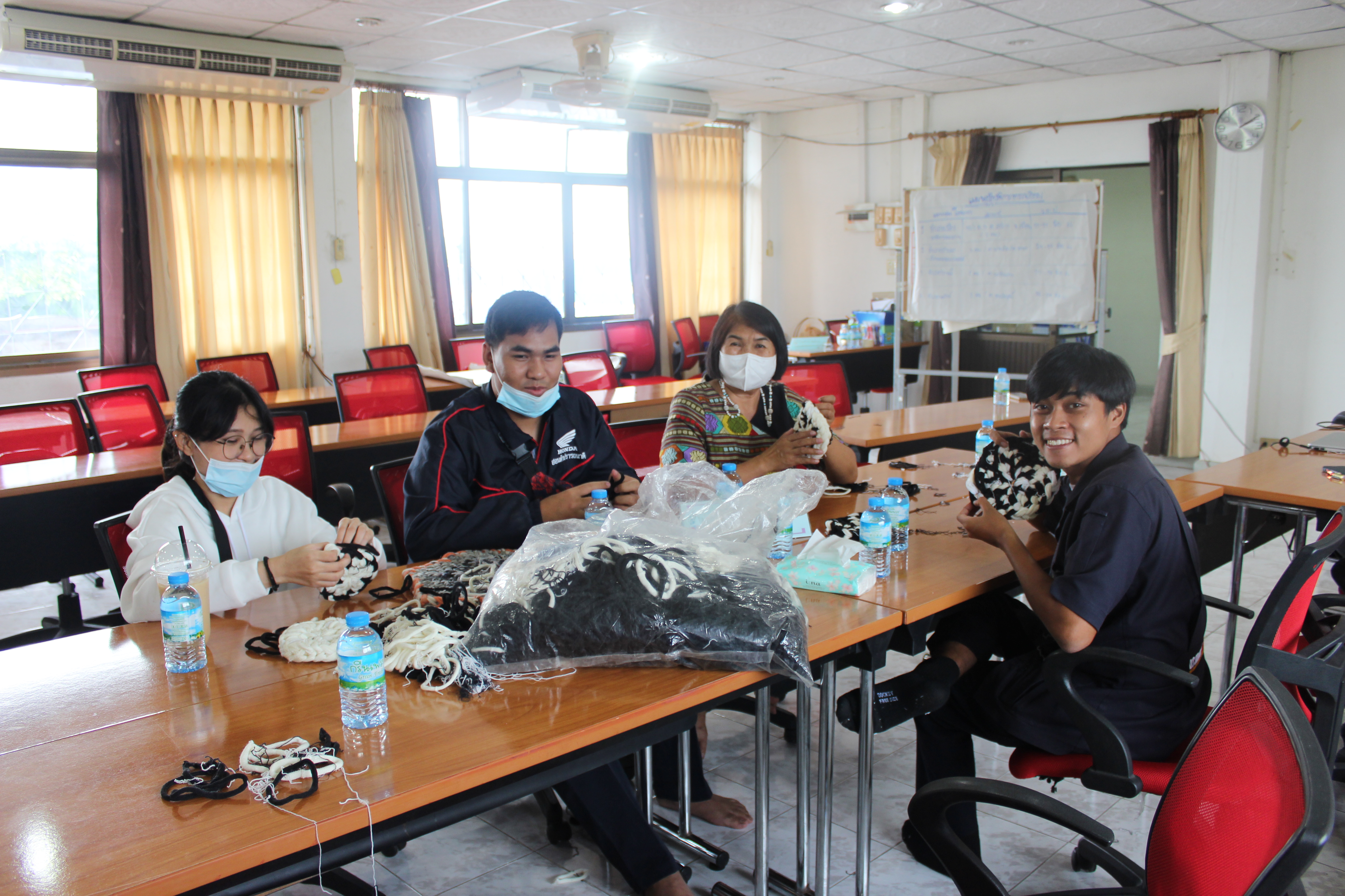 ???พช.นครนายก ขับเคลื่อนโครงการเครือข่ายกองทุนแม่ของแผ่นดินระดับจังหวัดหนุนเสริมสัมมาชีพชุมชนแก่เยาวชนกลุ่มเสี่ยงหรือผู้ผ่านการบำบัด