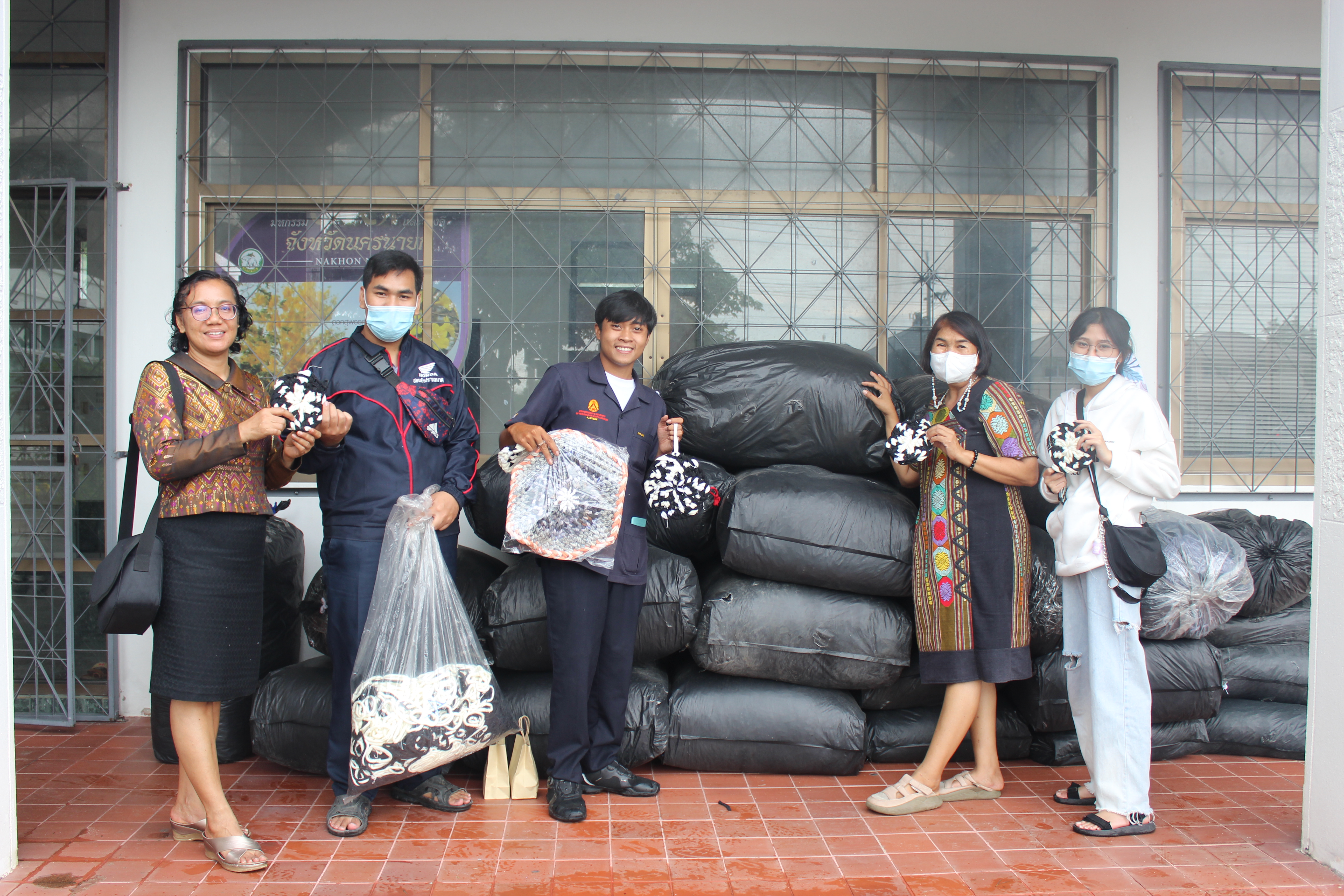 ???พช.นครนายก ขับเคลื่อนโครงการเครือข่ายกองทุนแม่ของแผ่นดินระดับจังหวัดหนุนเสริมสัมมาชีพชุมชนแก่เยาวชนกลุ่มเสี่ยงหรือผู้ผ่านการบำบัด